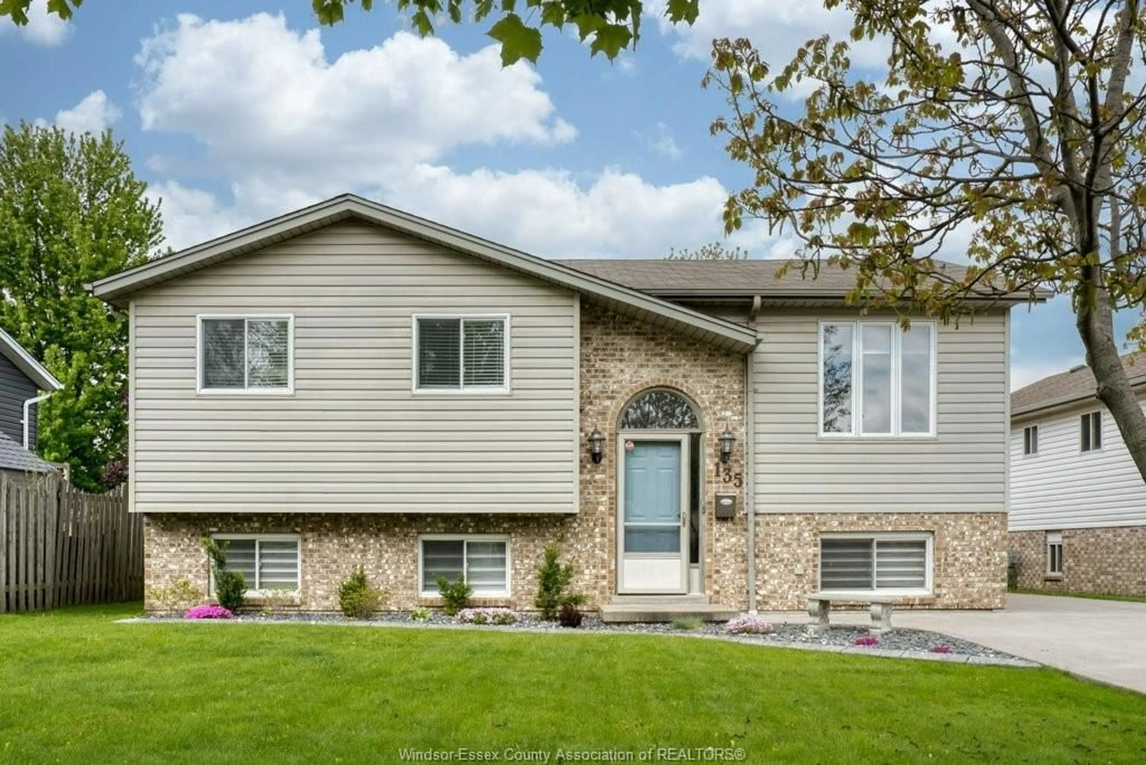 Home with vinyl exterior material, street for 135 BRUSH Cres, Amherstburg Ontario N9V 3Y5