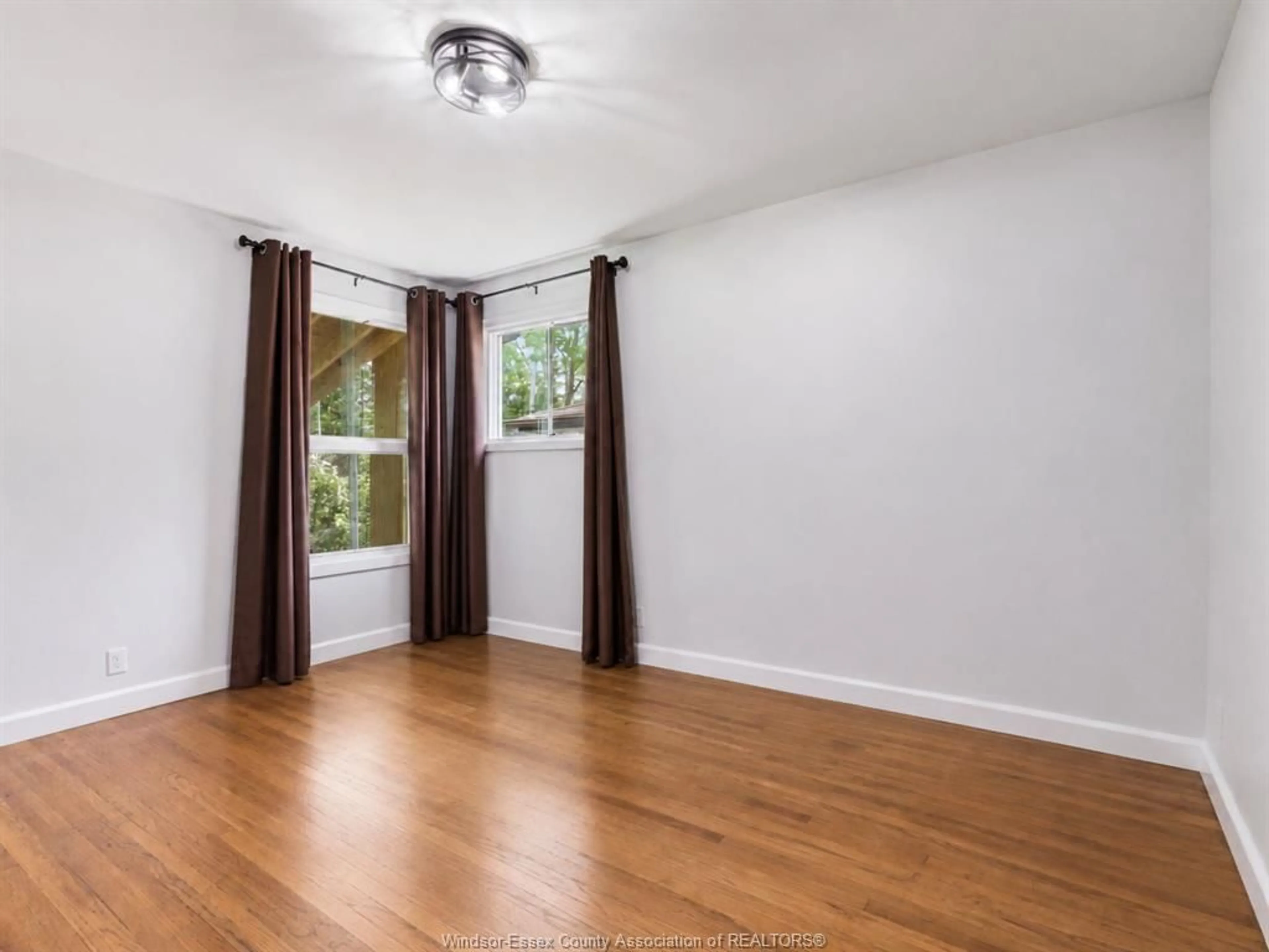 A pic of a room for 1745 SUN VALLEY Dr, Windsor Ontario N9C 3R1