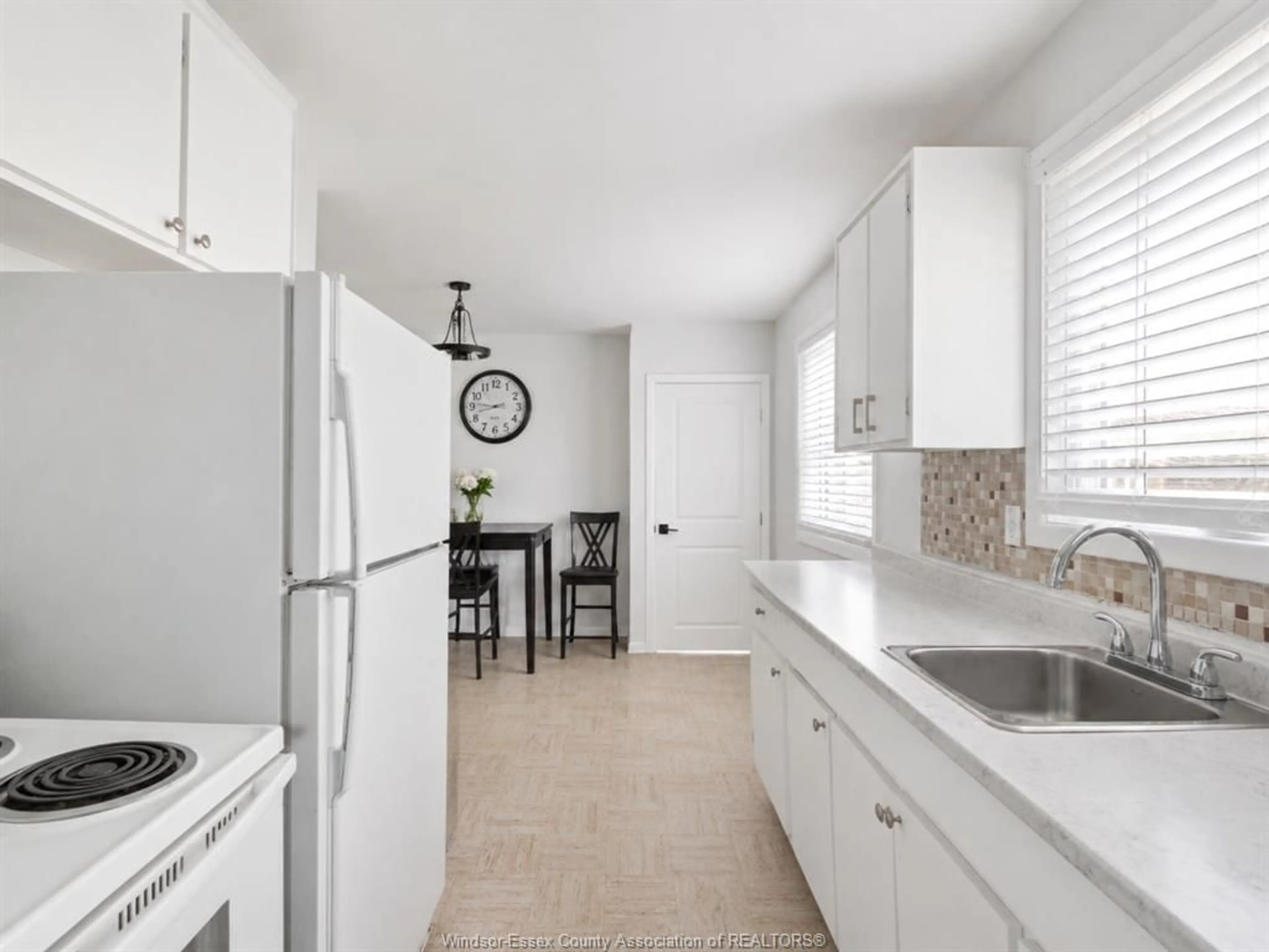 Unknown for 1745 SUN VALLEY Dr, Windsor Ontario N9C 3R1