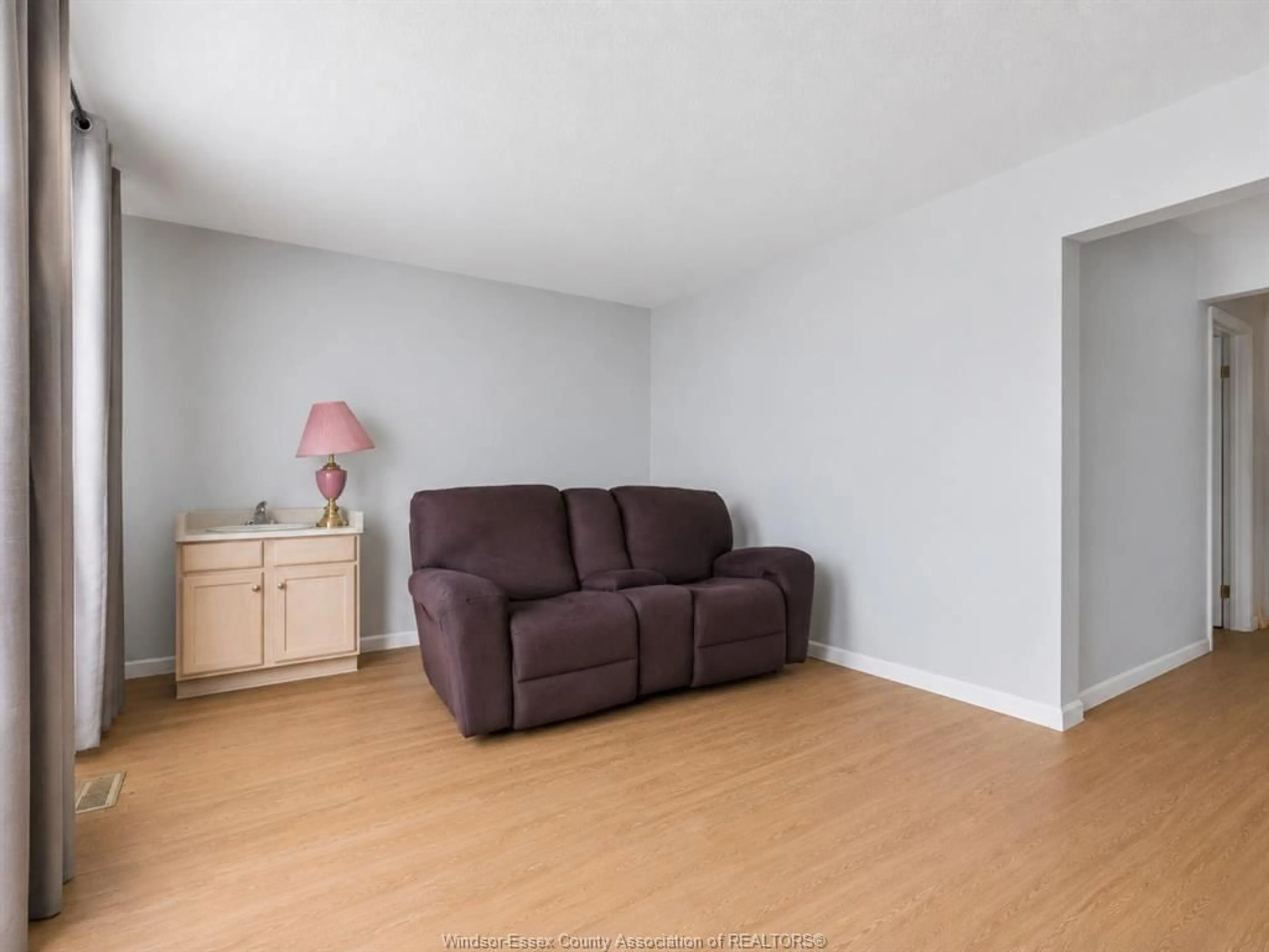 A pic of a room for 1745 SUN VALLEY Dr, Windsor Ontario N9C 3R1