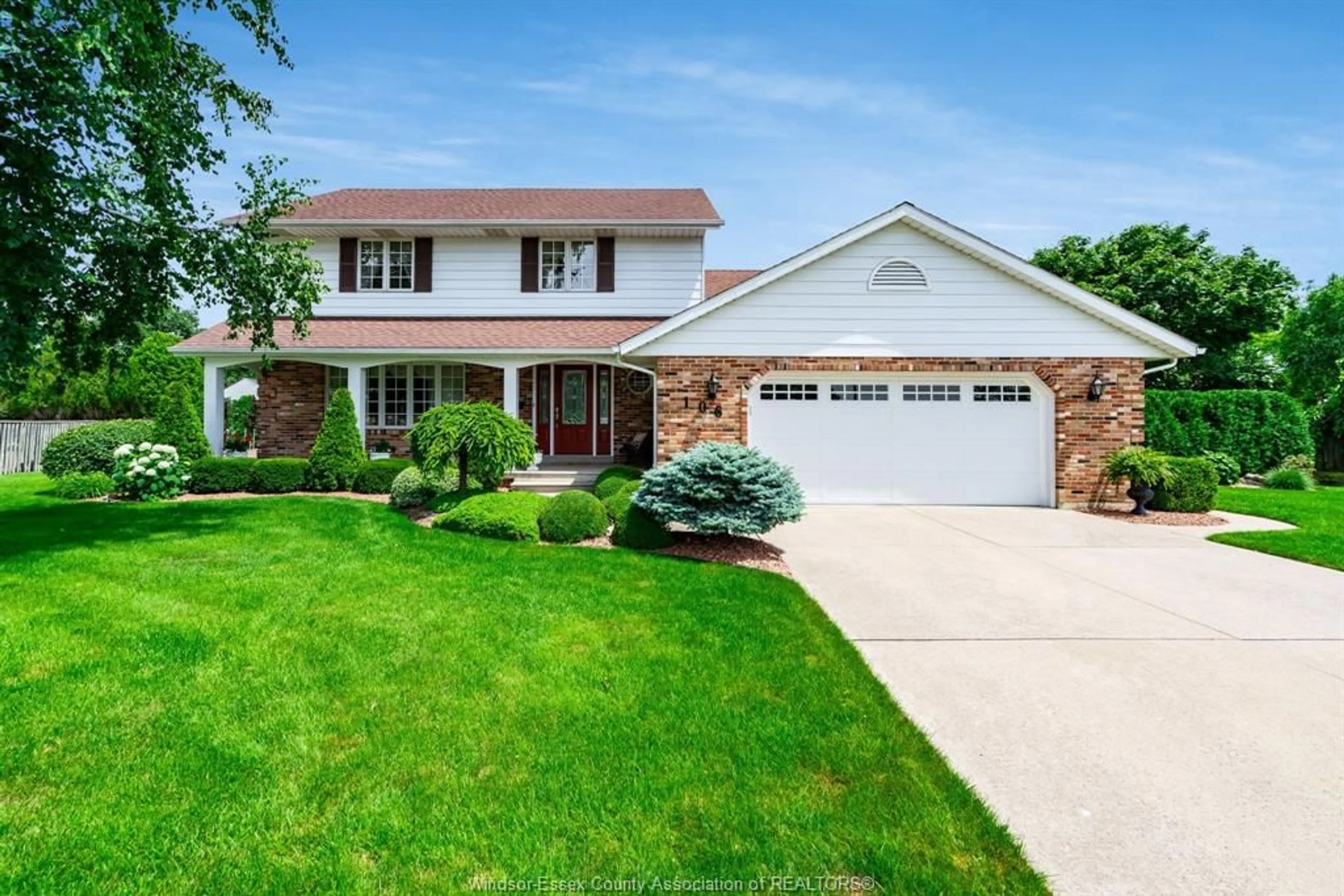 Home with brick exterior material, street for 106 MILL CREEK Cres, Kingsville Ontario N9Y 3P9