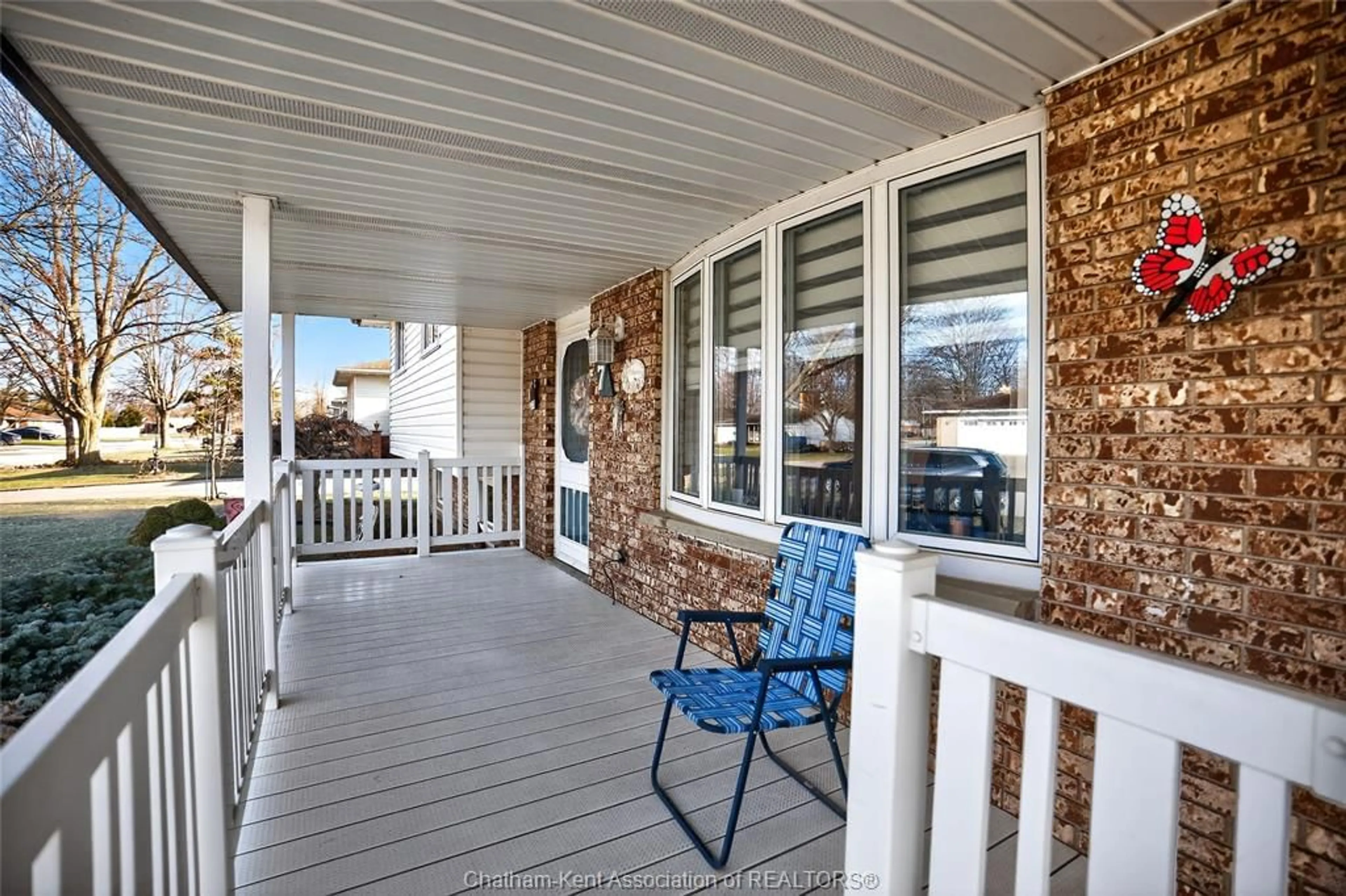 Patio, street for 47 Park Lane, Tilbury Ontario N0P 2L0