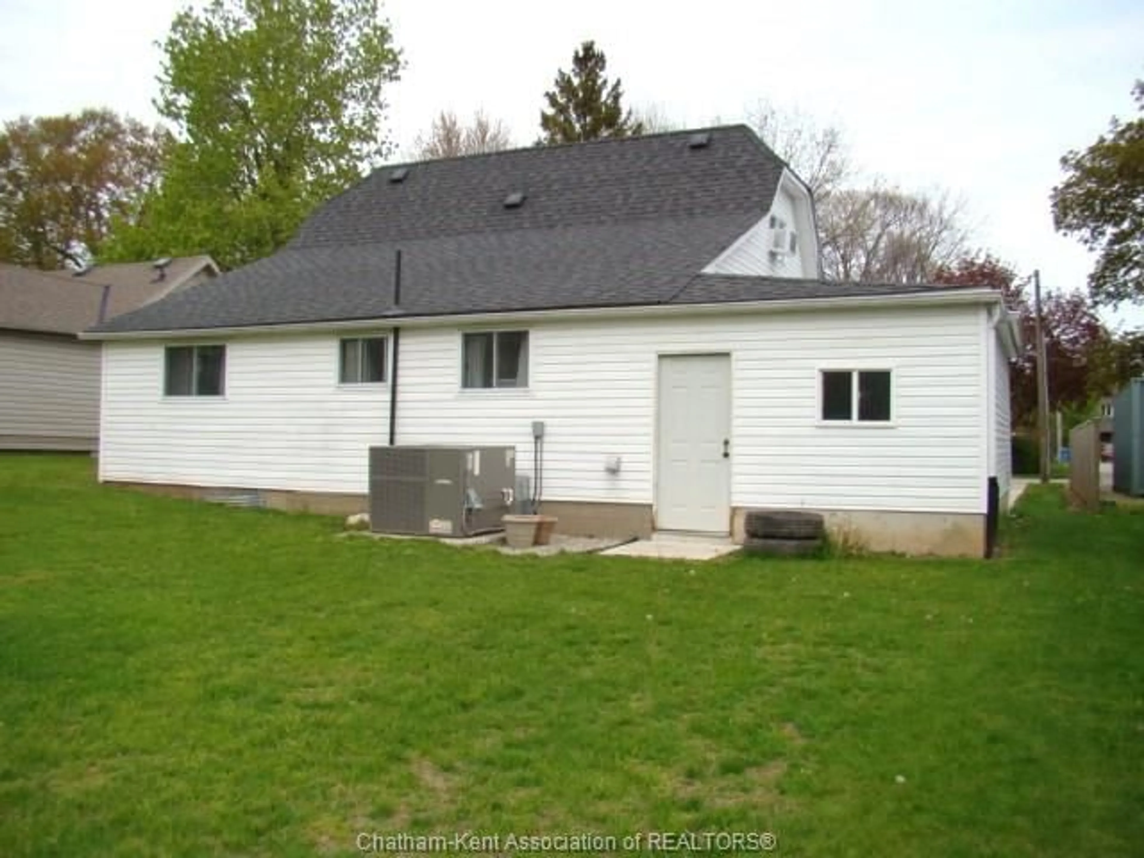 A pic from outside/outdoor area/front of a property/back of a property/a pic from drone, building for 49 BROADWAY St, Ridgetown Ontario N0P 2C0