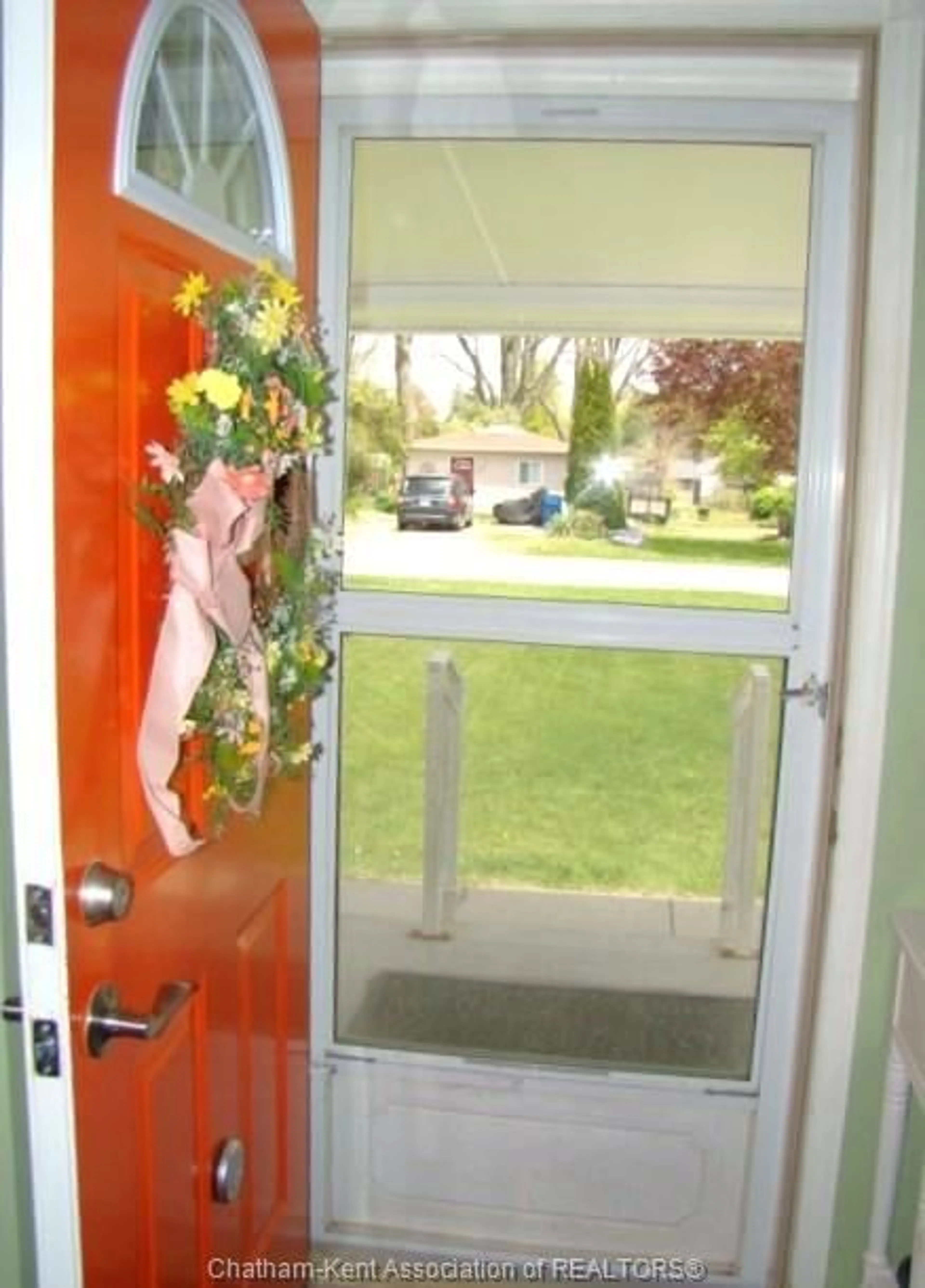Indoor entryway for 49 BROADWAY St, Ridgetown Ontario N0P 2C0