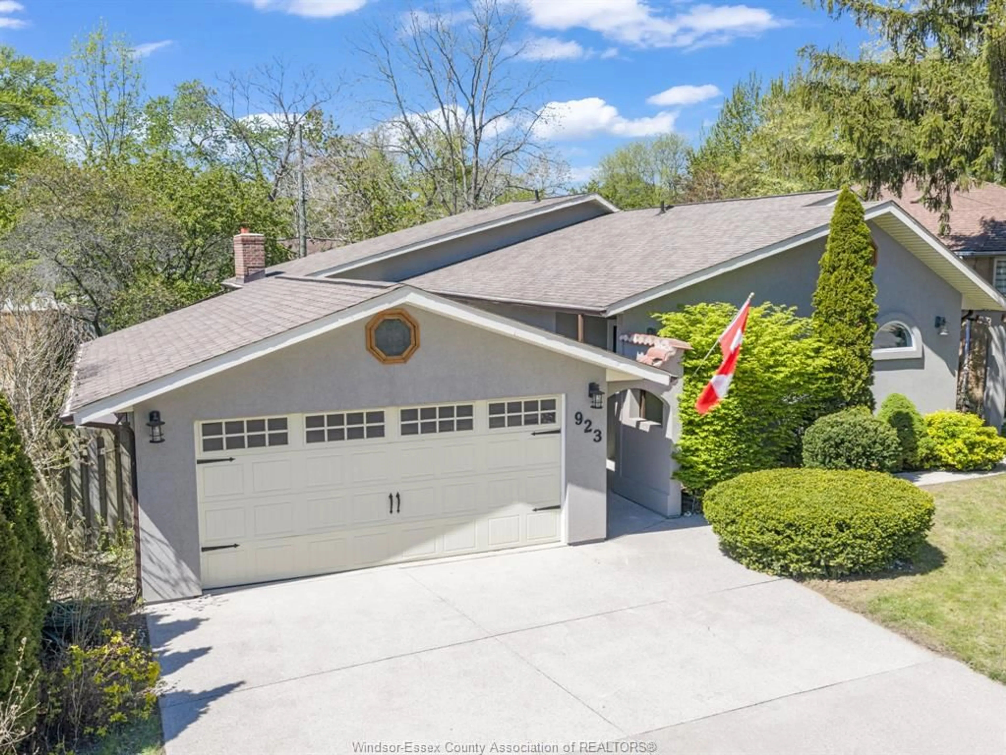 Unknown for 923 LAUZON Rd, Windsor Ontario N8S 3M4