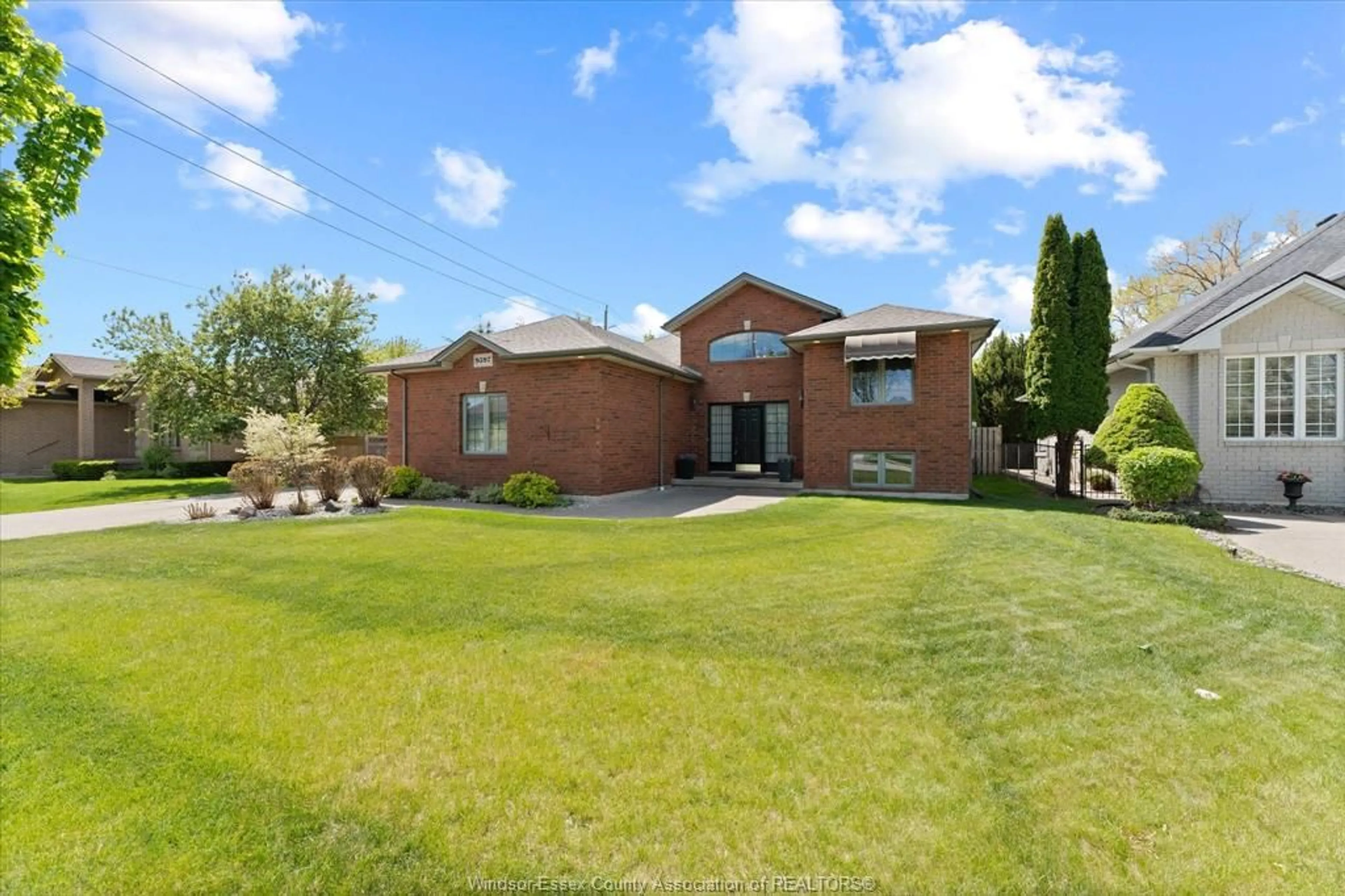 Home with brick exterior material, unknown for 9597 MANITOU Cres, Windsor Ontario N8P 1H8