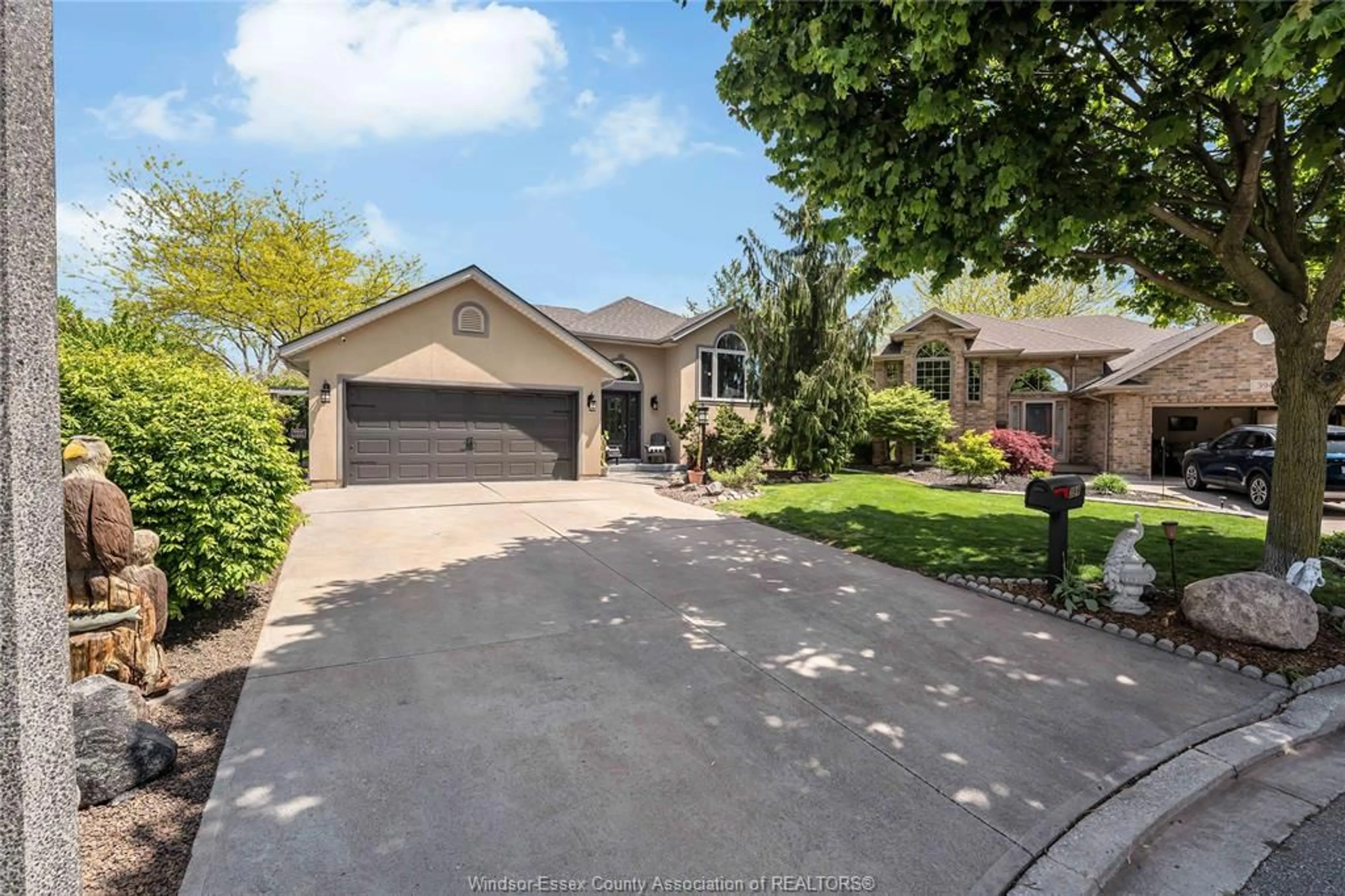 A pic from outside/outdoor area/front of a property/back of a property/a pic from drone, street for 398 THORN RIDGE CRESCENT, Amherstburg Ontario N9V 3X2