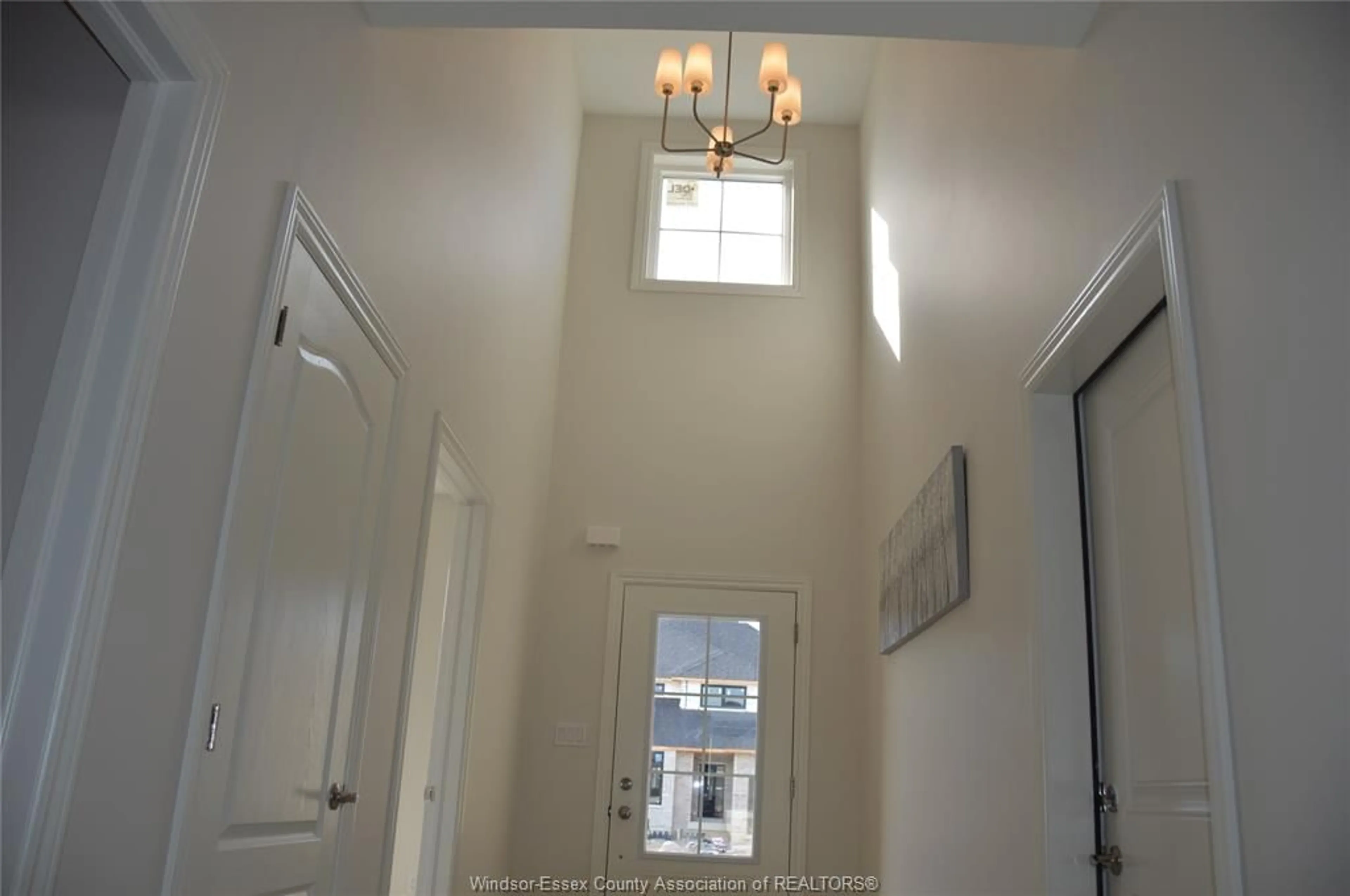 Indoor foyer for 48 CALLAMS BAY Cres, Amherstburg Ontario N9V 4C5