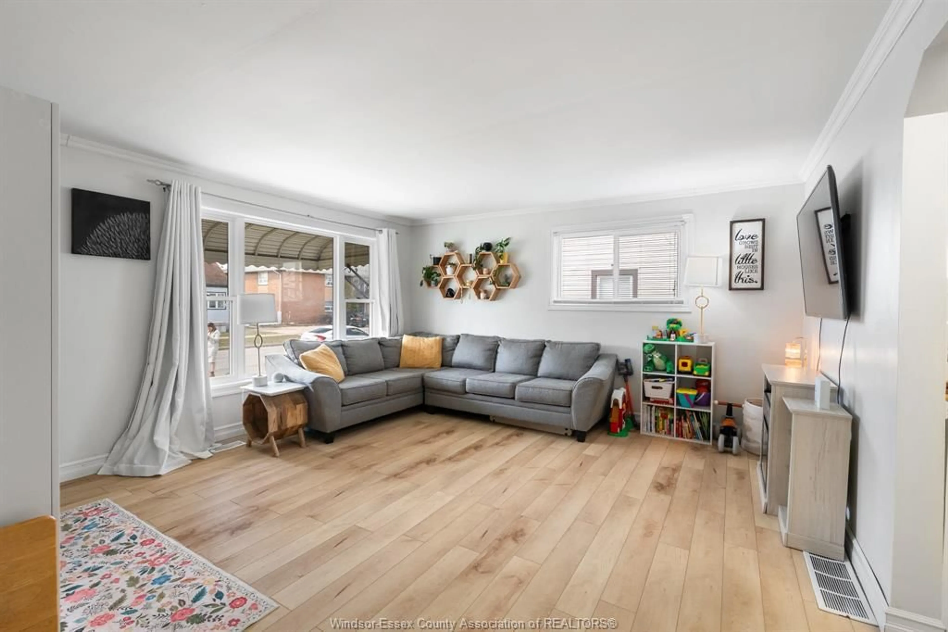 Living room with furniture, unknown for 1522 WESTCOTT, Windsor Ontario N8Y 4C6