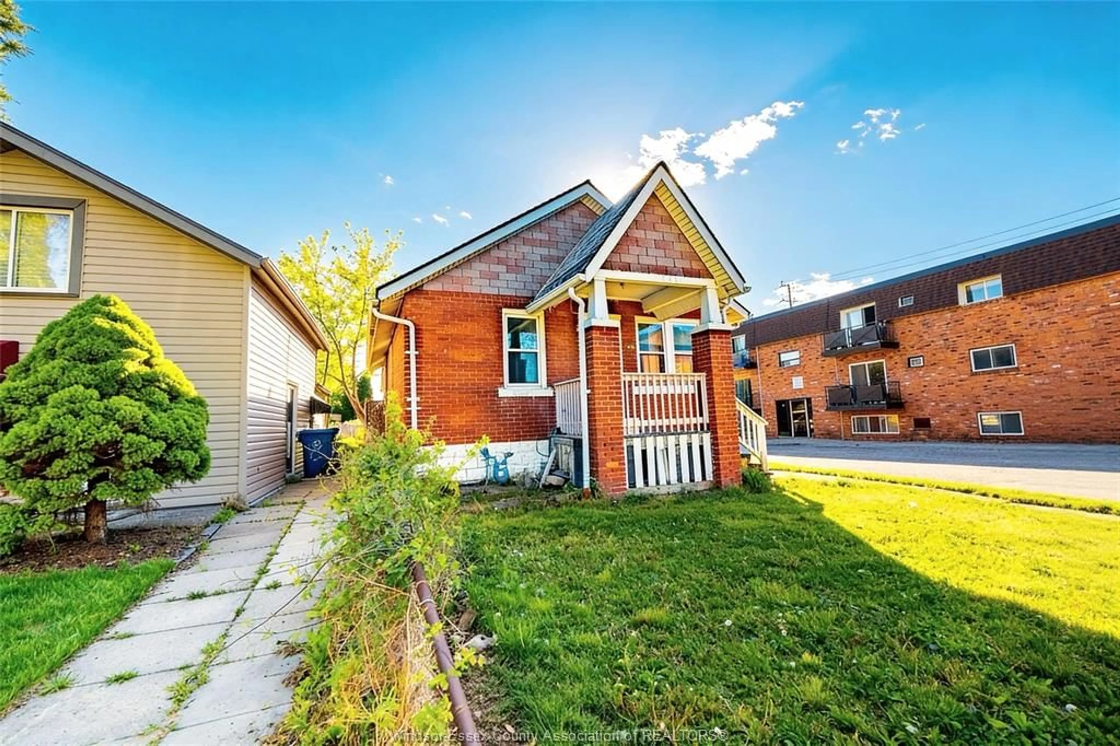 Unknown for 915 JOSEPHINE, Windsor Ontario N9B 2L4