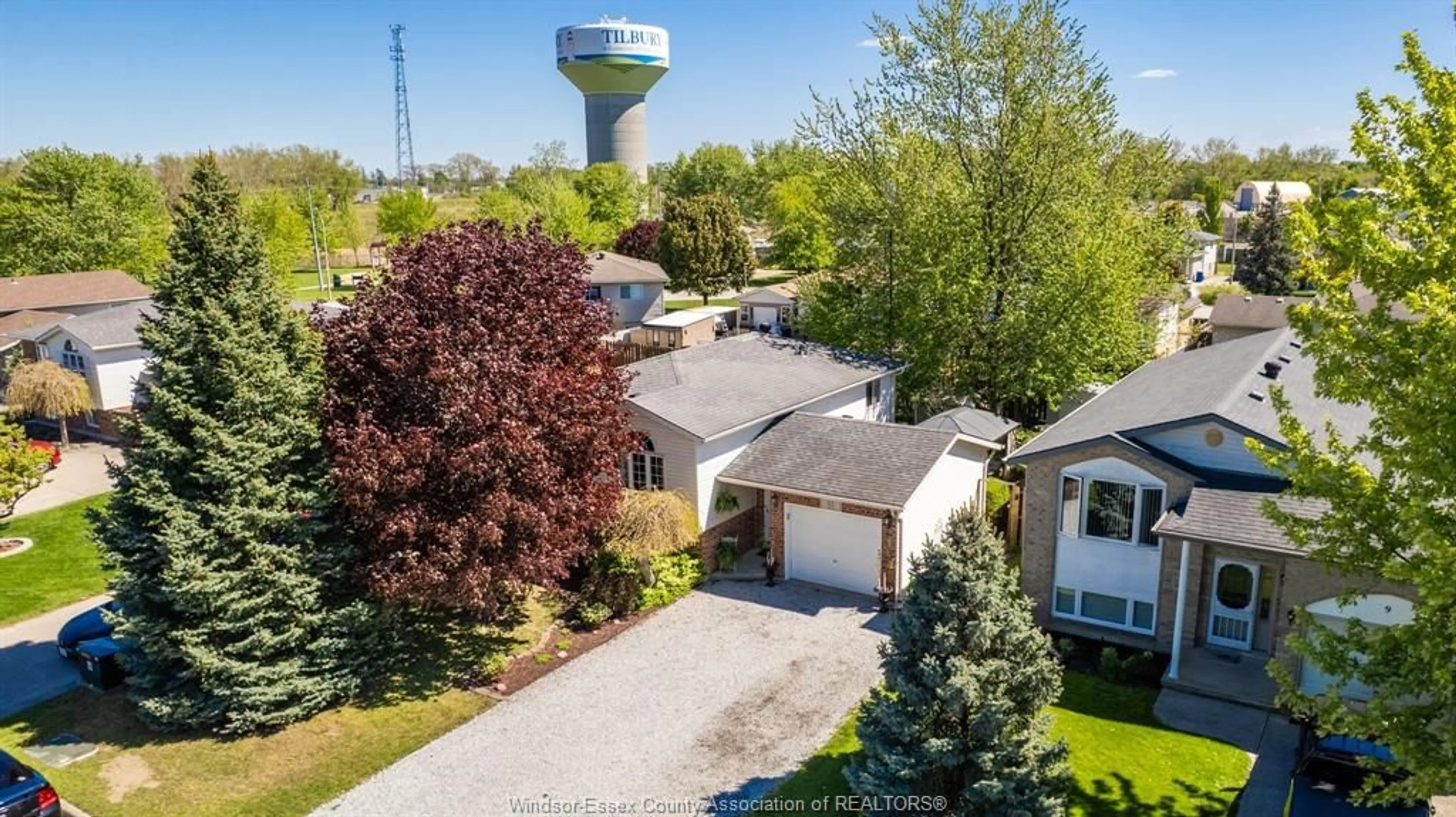 A pic from outside/outdoor area/front of a property/back of a property/a pic from drone, street for 11 AZAR Ave, Tilbury Ontario N0P 2L0