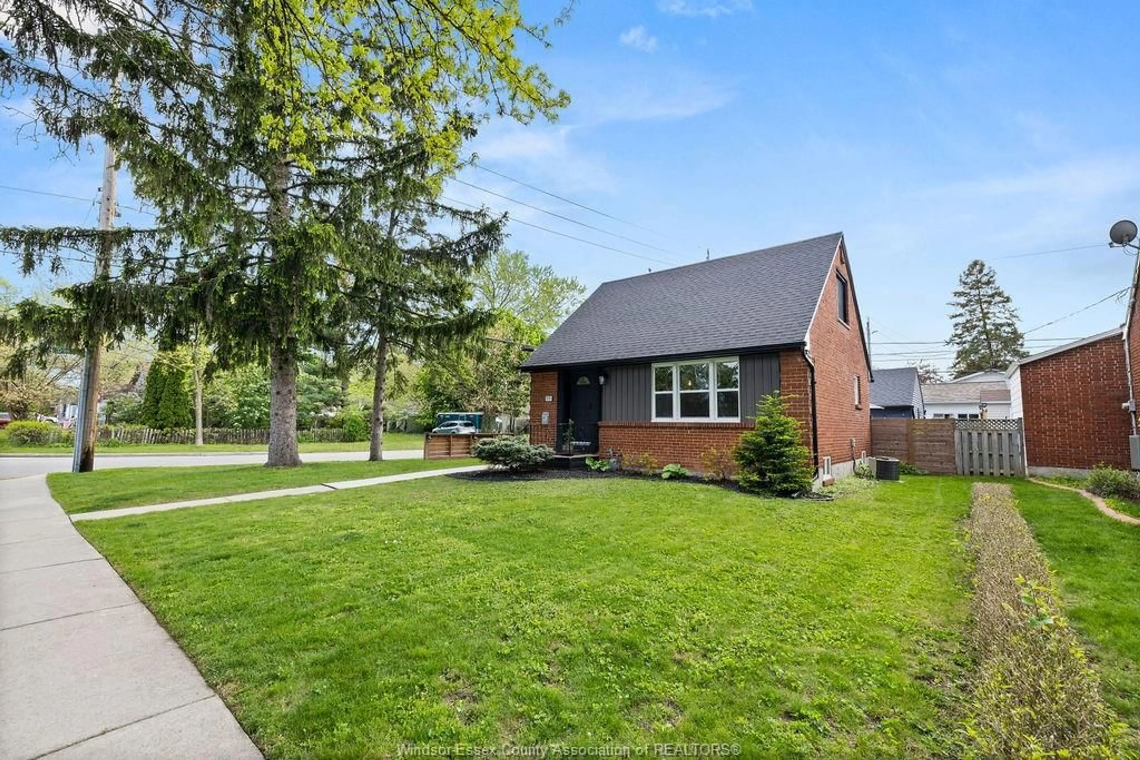 Home with brick exterior material, street for 1091 VILLAIRE Ave, Windsor Ontario N8S 2J7
