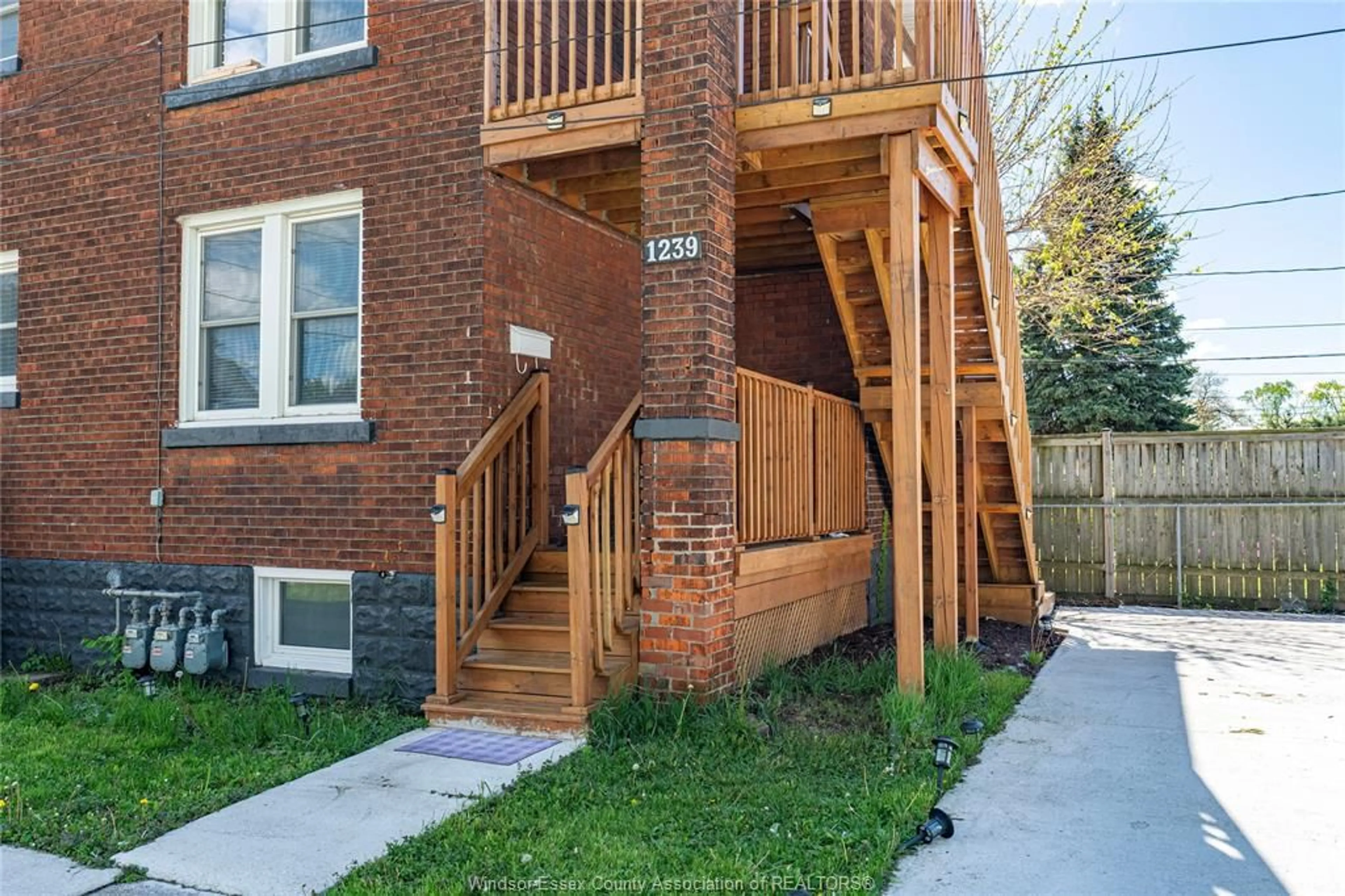 Unknown for 1239-47 RICHMOND St, Windsor Ontario N9A 4A7