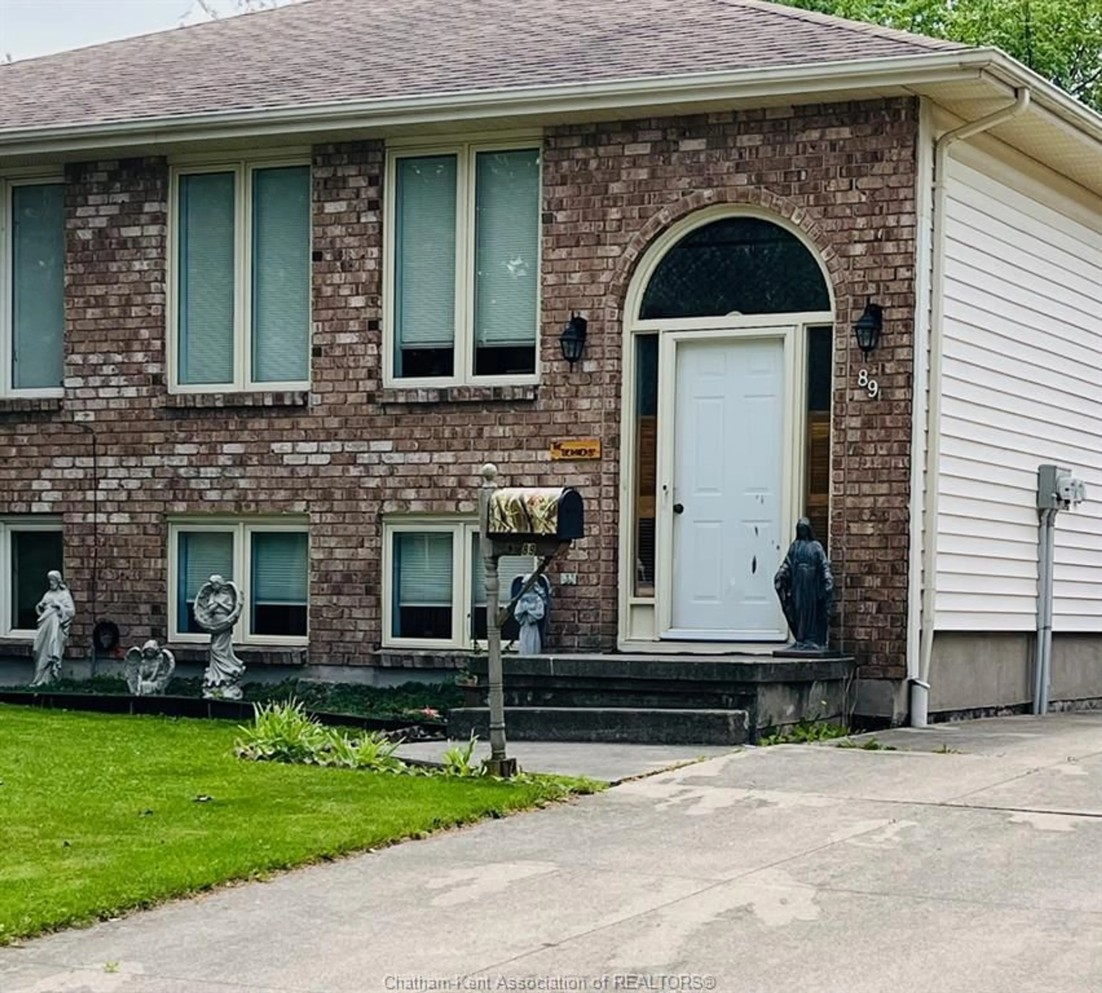 Home with brick exterior material, street for 89 Bruinsma Ave, Wallaceburg Ontario N8A 5C5