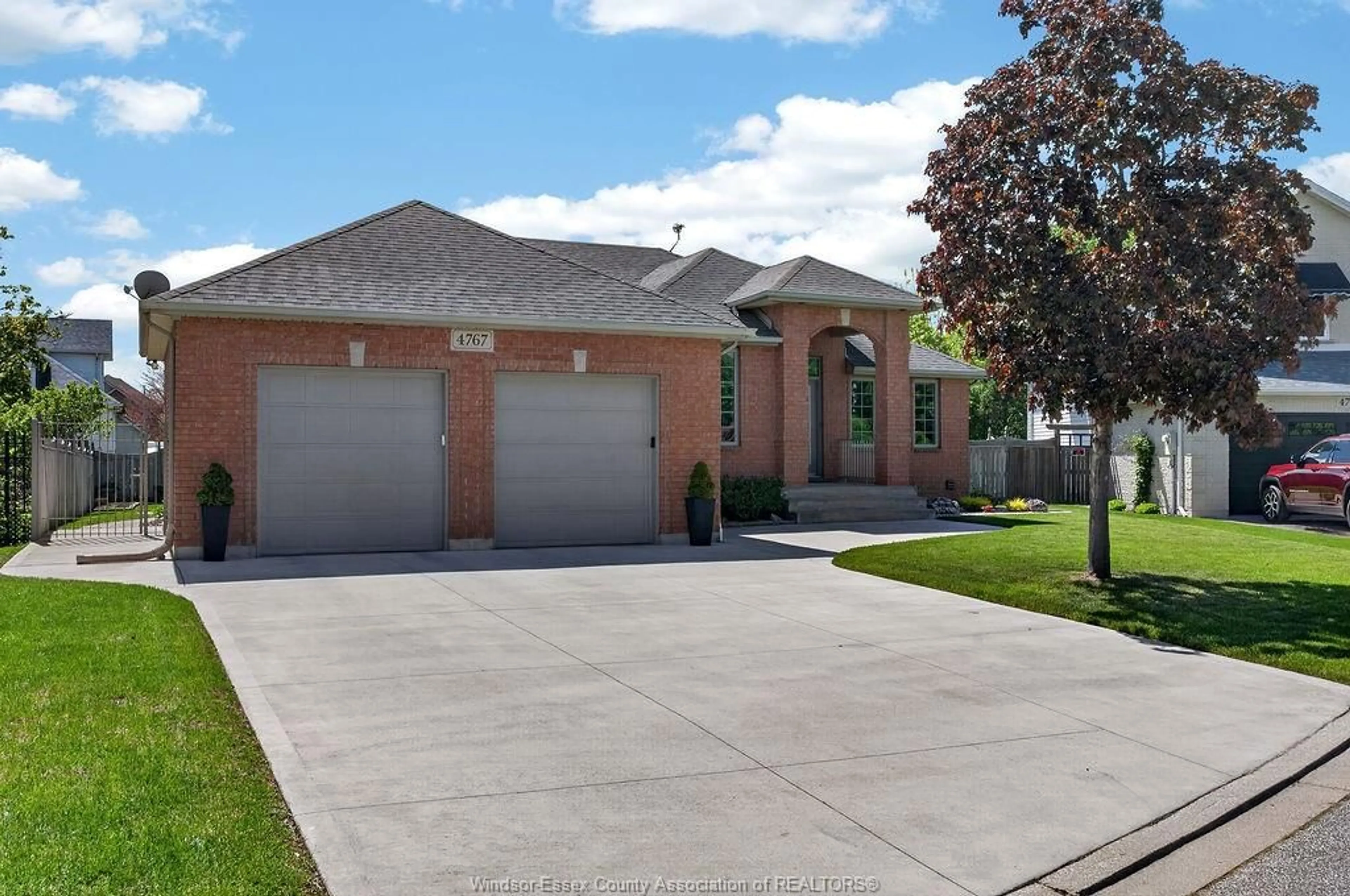 Home with brick exterior material, street for 4767 Shadetree, Windsor Ontario N9G 2T9