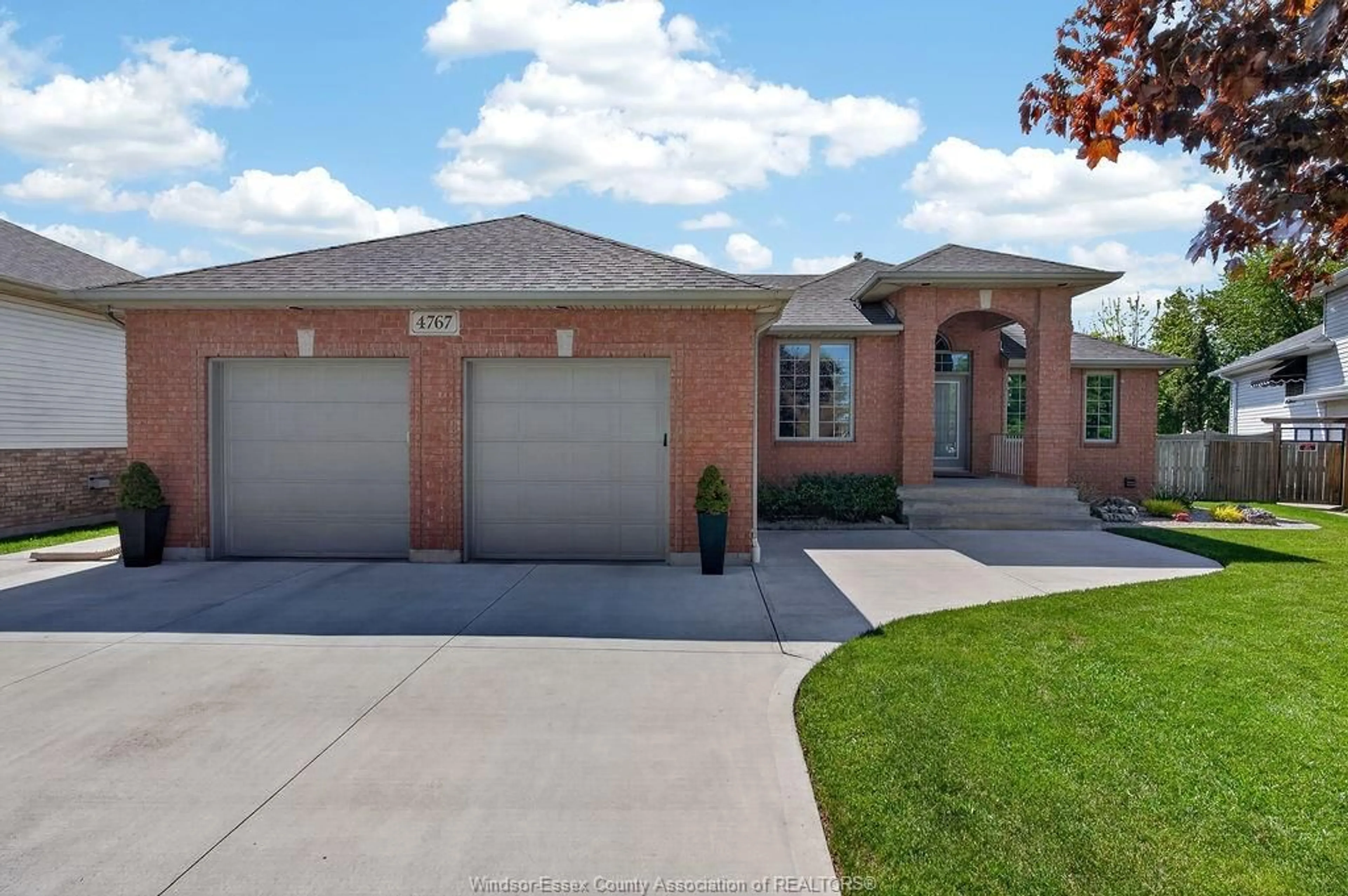 Home with brick exterior material, street for 4767 Shadetree, Windsor Ontario N9G 2T9