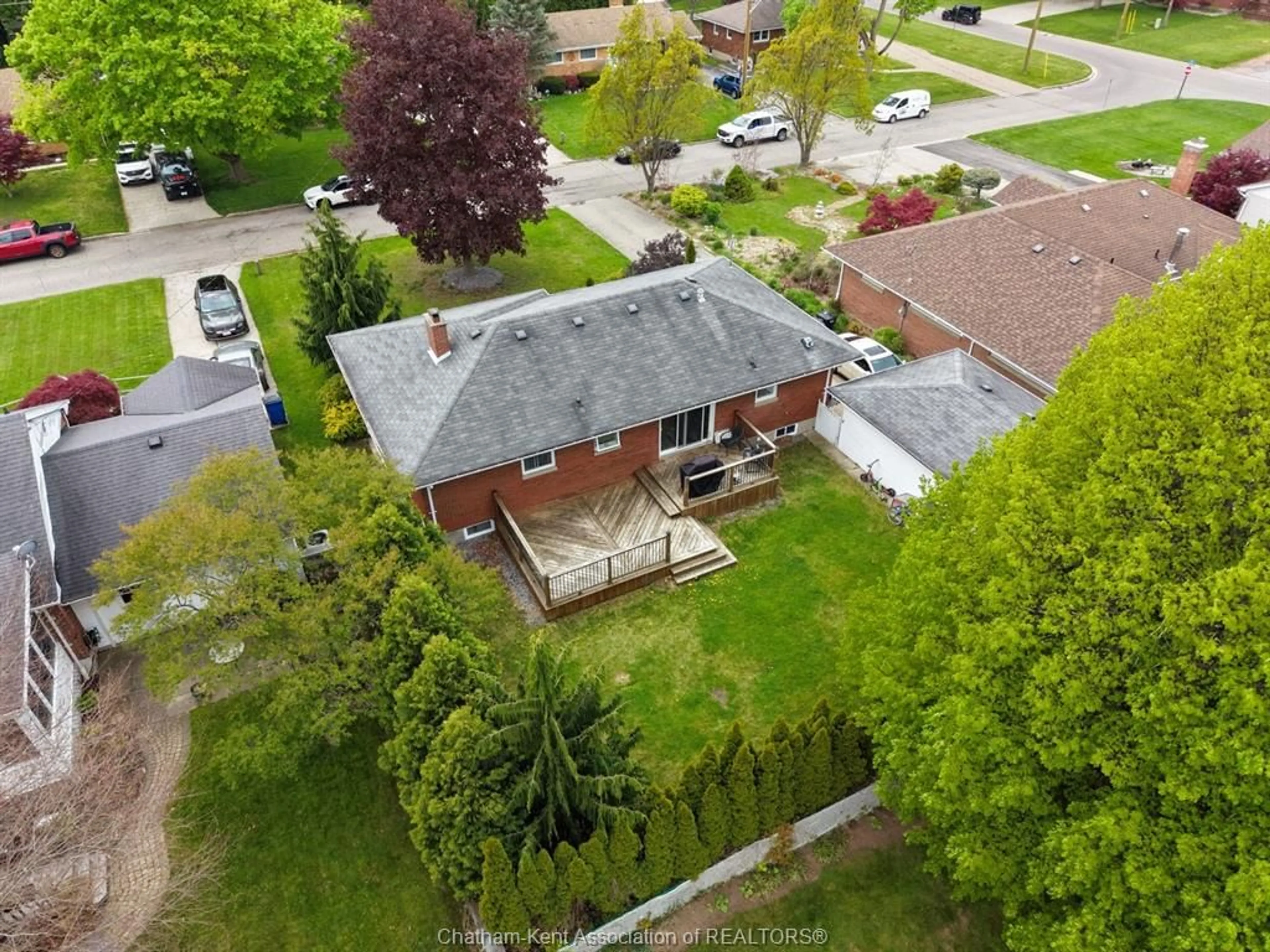 A pic from outside/outdoor area/front of a property/back of a property/a pic from drone, street for 9 Owen Ave, Chatham Ontario N7L 3W8