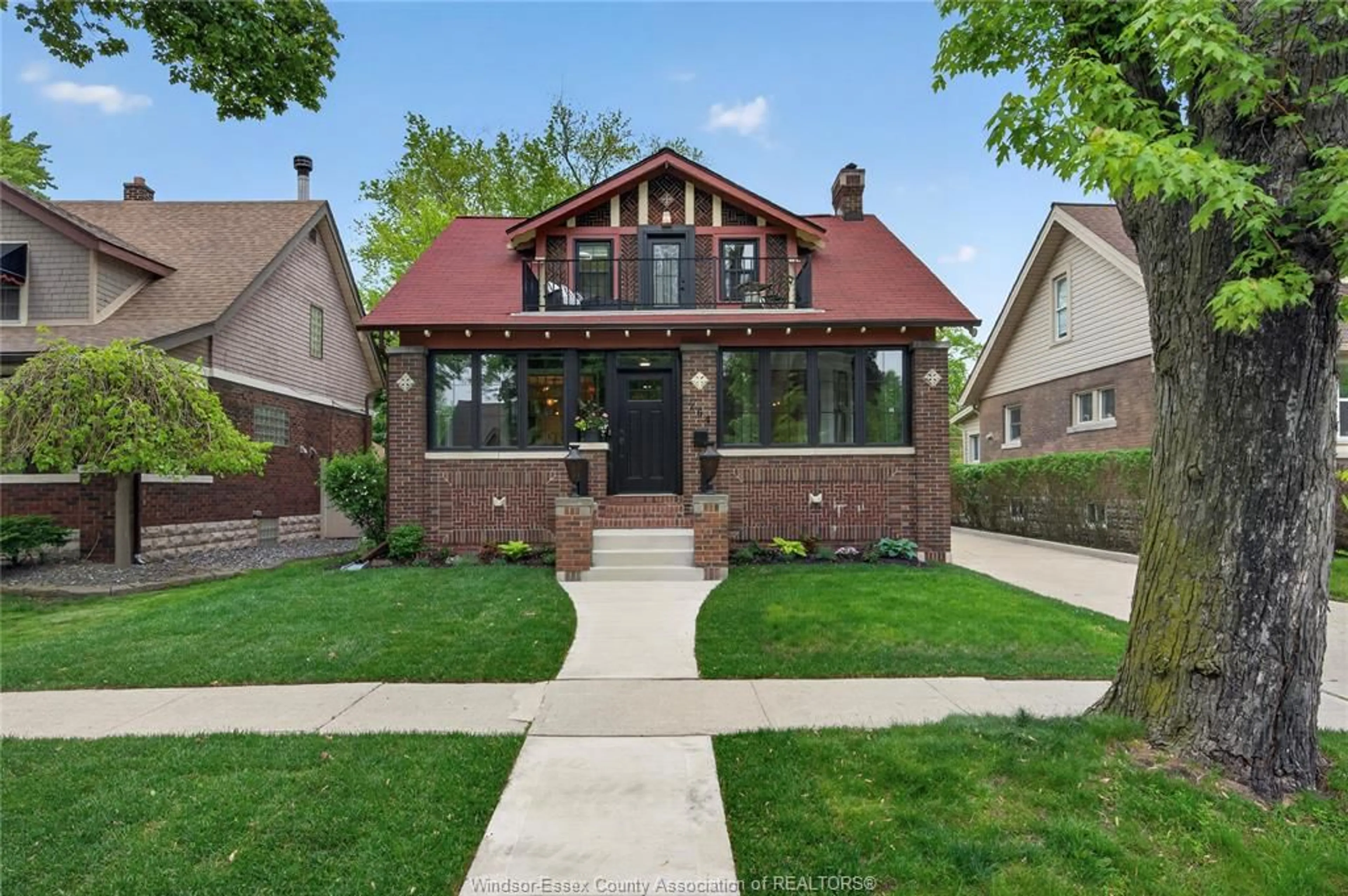 Home with brick exterior material, street for 264 Thompson Blvd., Windsor Ontario N8S 2G4