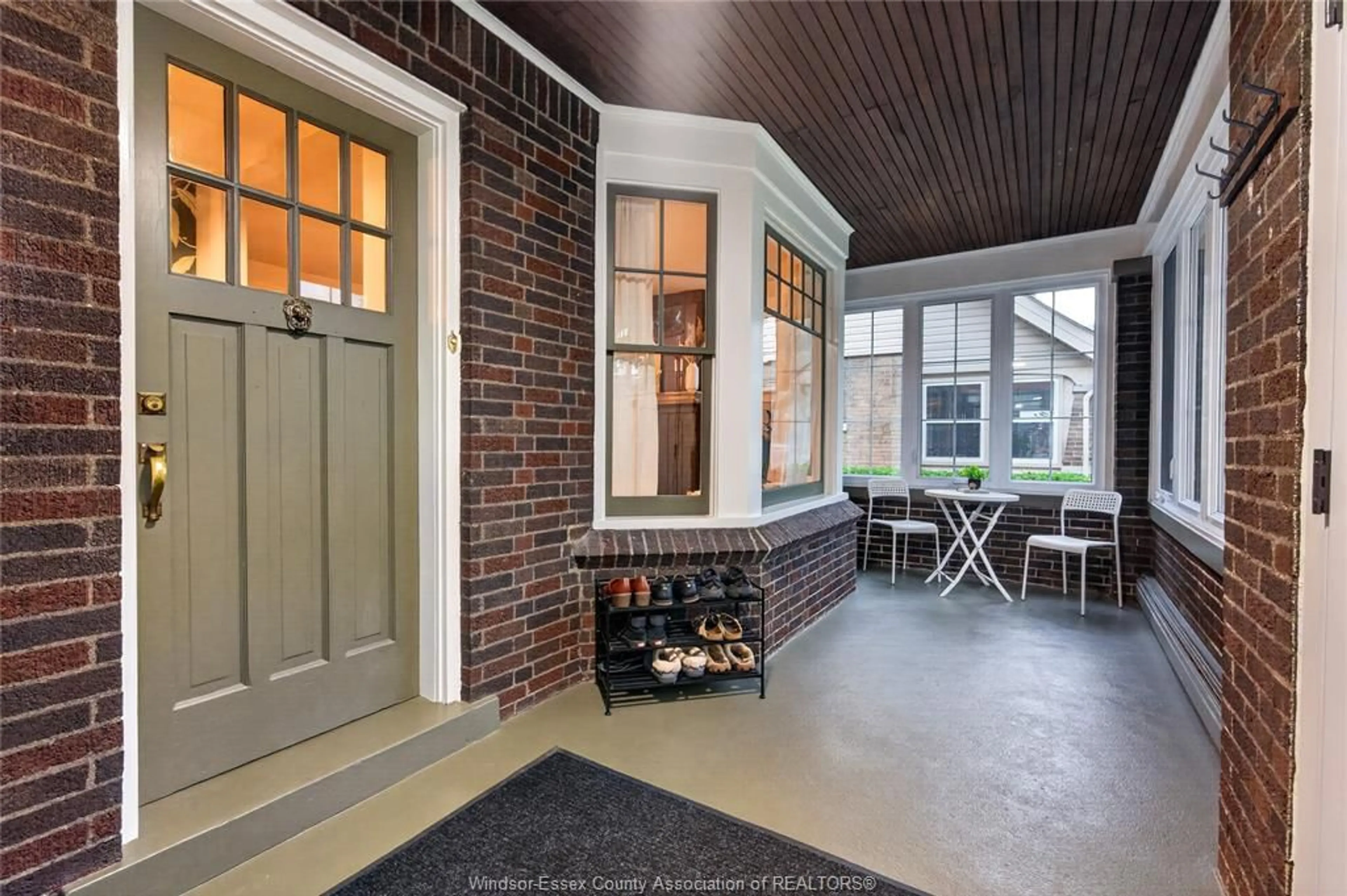 Indoor entryway for 264 Thompson Blvd., Windsor Ontario N8S 2G4