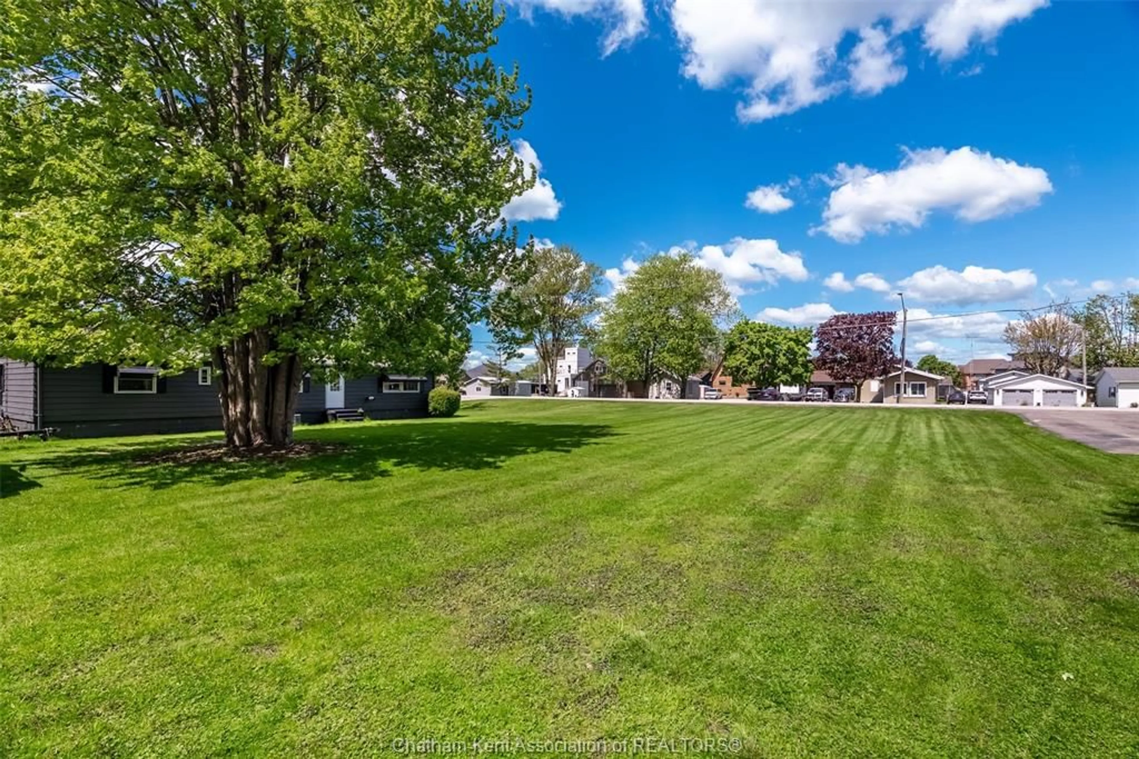 A pic from outside/outdoor area/front of a property/back of a property/a pic from drone, street for 7 Taylor St, Mitchell's Bay Ontario N0P 1L0