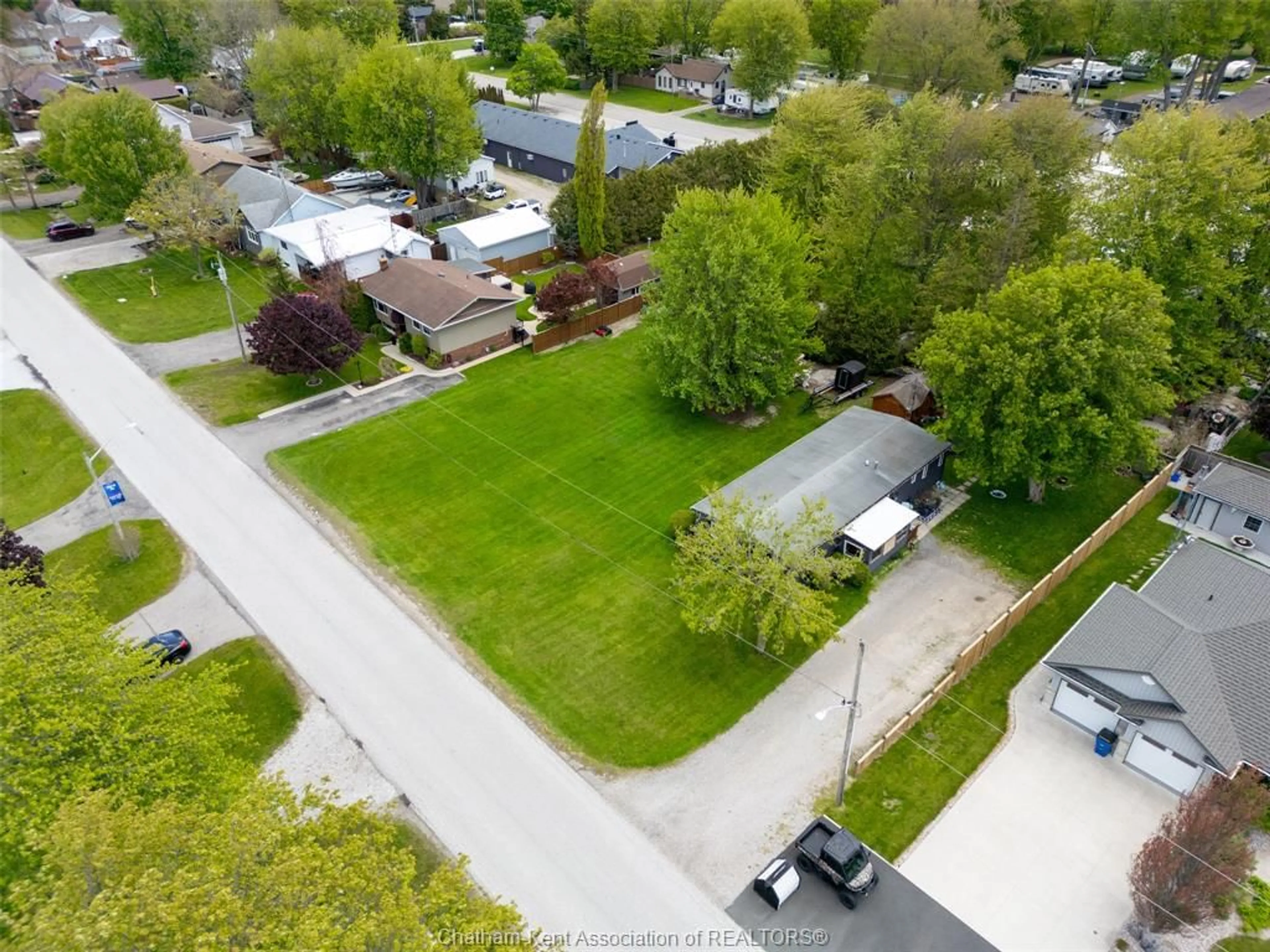 A pic from outside/outdoor area/front of a property/back of a property/a pic from drone, street for 7 Taylor St, Mitchell's Bay Ontario N0P 1L0