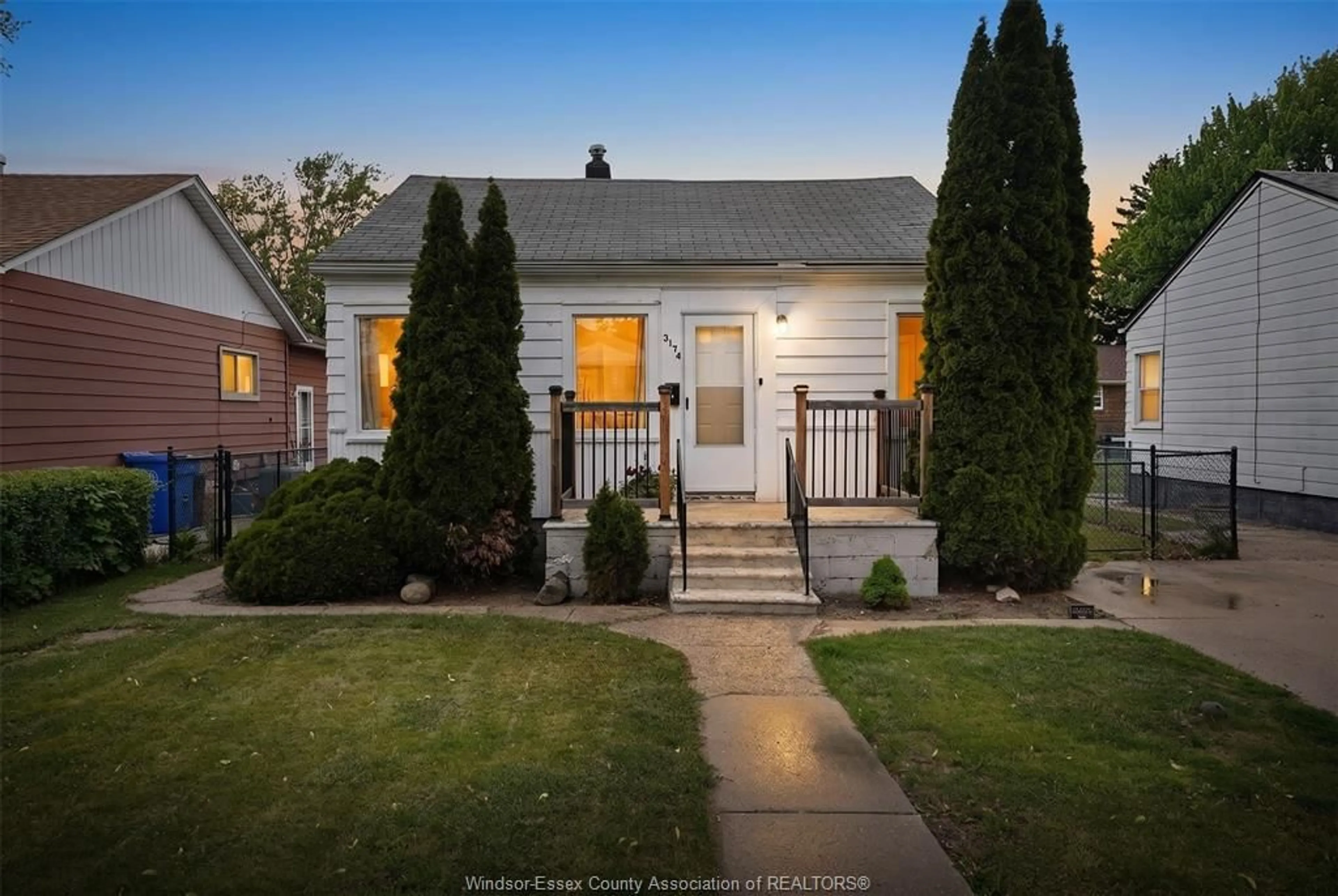 Home with vinyl exterior material, street for 3174 Manchester Rd, Windsor Ontario N9C 1X8