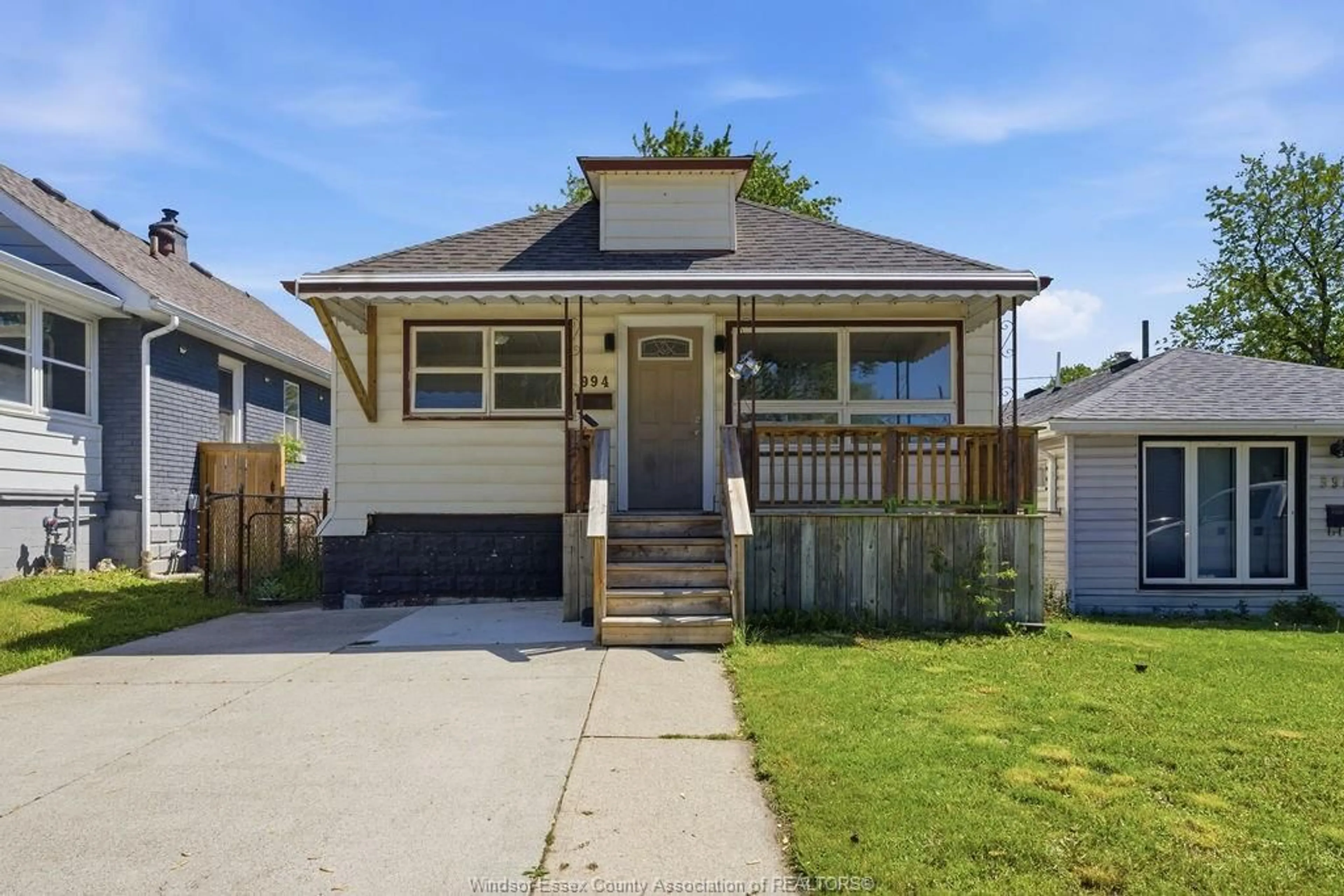 Unknown for 994 Josephine, Windsor Ontario N9B 2L5