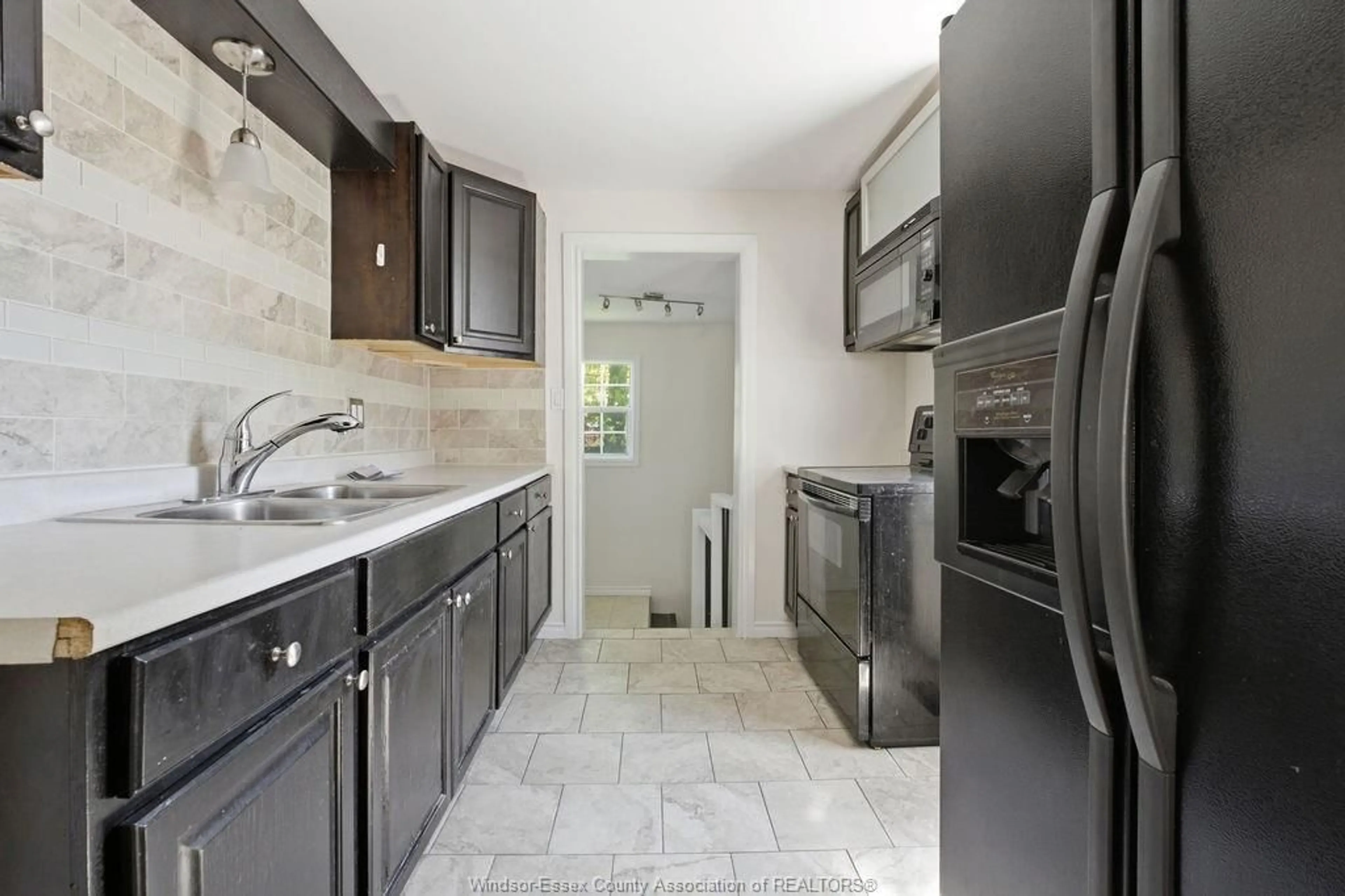 Standard kitchen, ceramic/tile floor for 994 Josephine, Windsor Ontario N9B 2L5