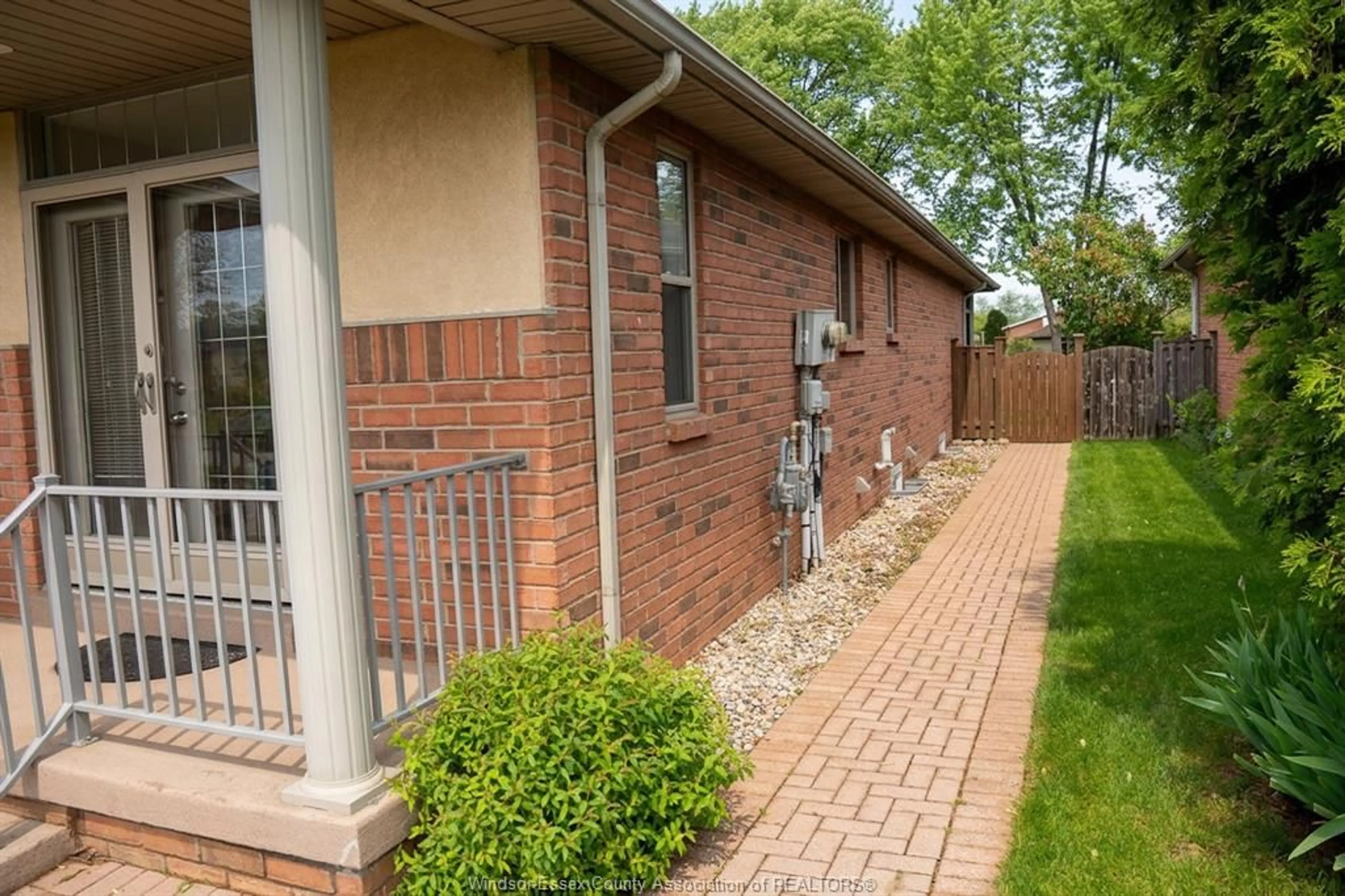 Home with brick exterior material, street for 11908 BROUILLETTE Crt, Tecumseh Ontario N8N 5H5