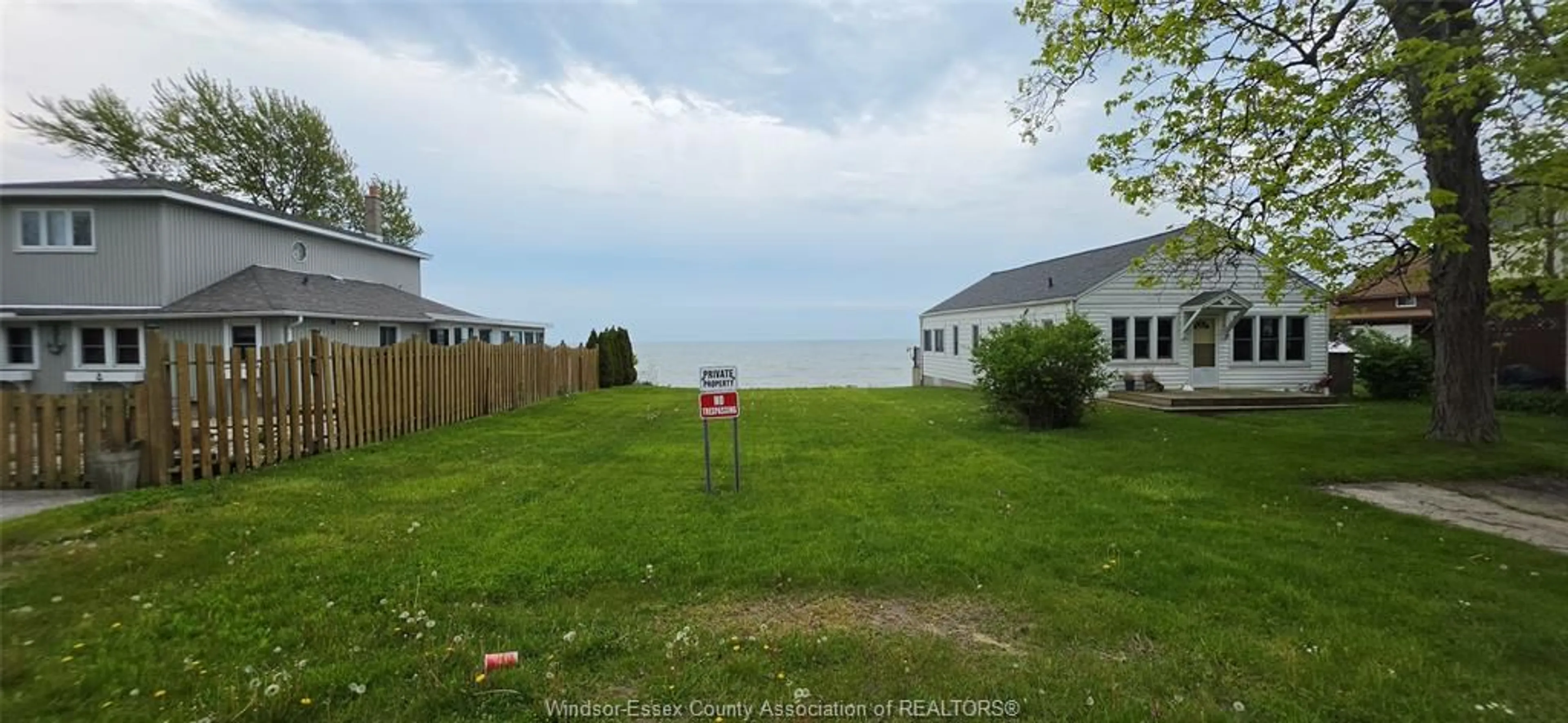 A pic from outside/outdoor area/front of a property/back of a property/a pic from drone, water/lake/river/ocean view for 1535 Heritage Rd, Kingsville Ontario N9Y 2E6