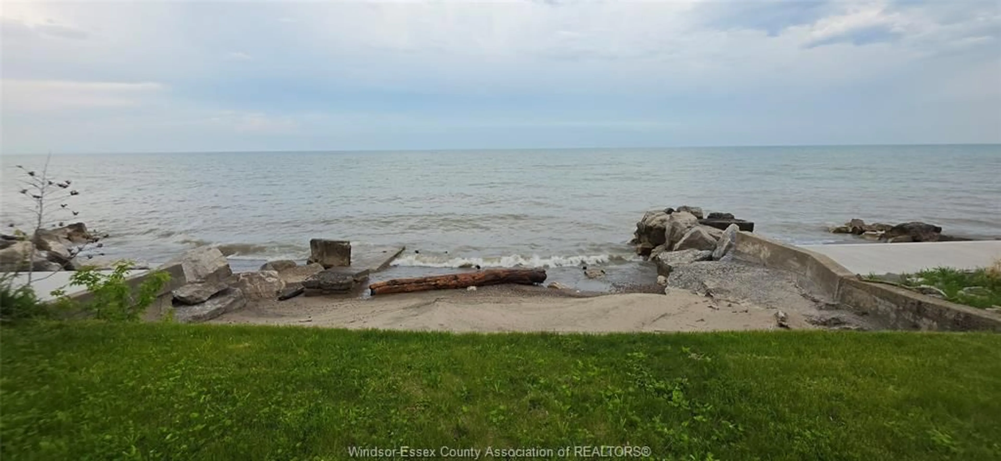 Blurry image for 1535 Heritage Rd, Kingsville Ontario N9Y 2E6