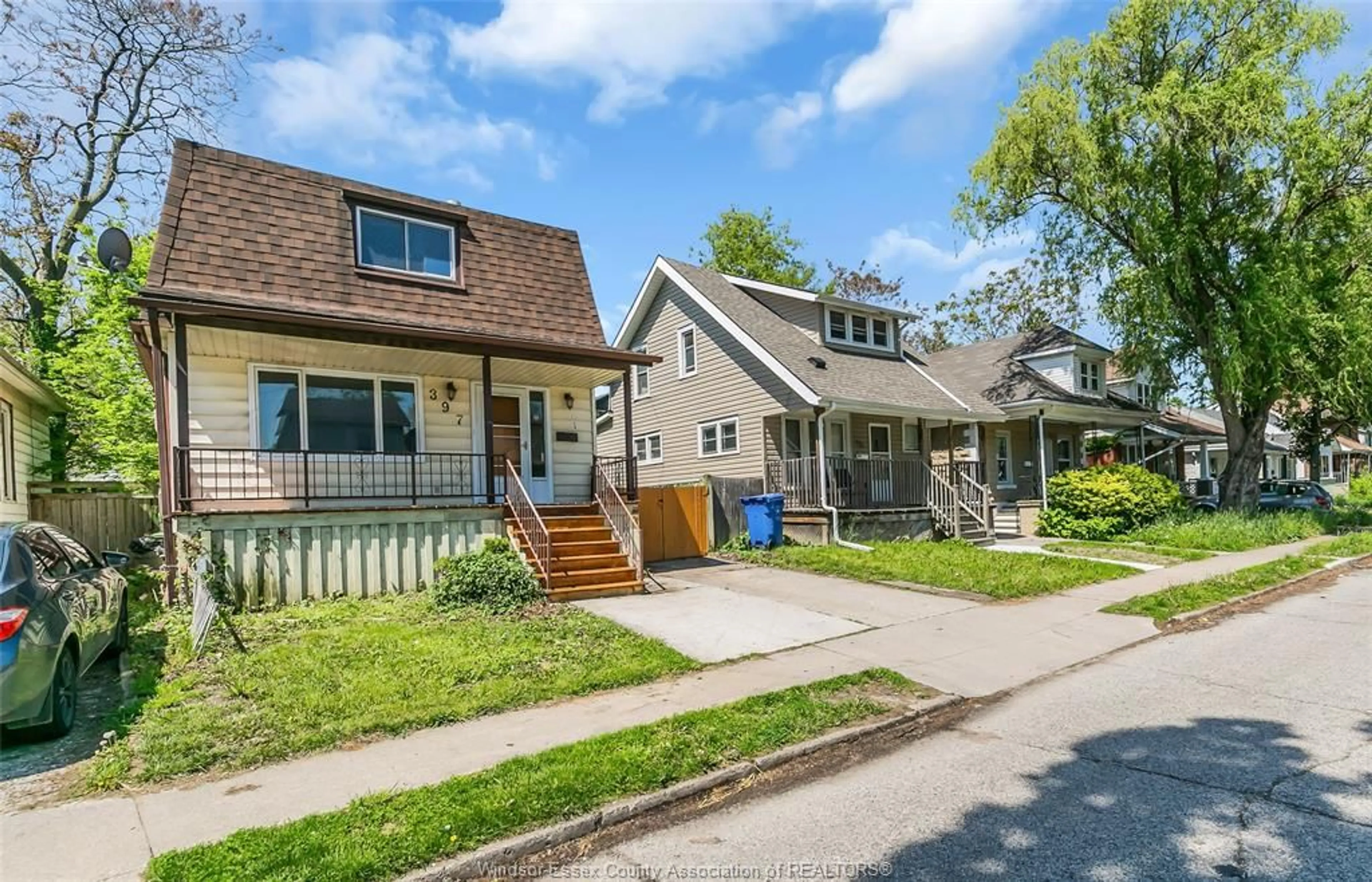 Home with vinyl exterior material, street for 397 JOSEPHINE, Windsor Ontario N9B 2K9