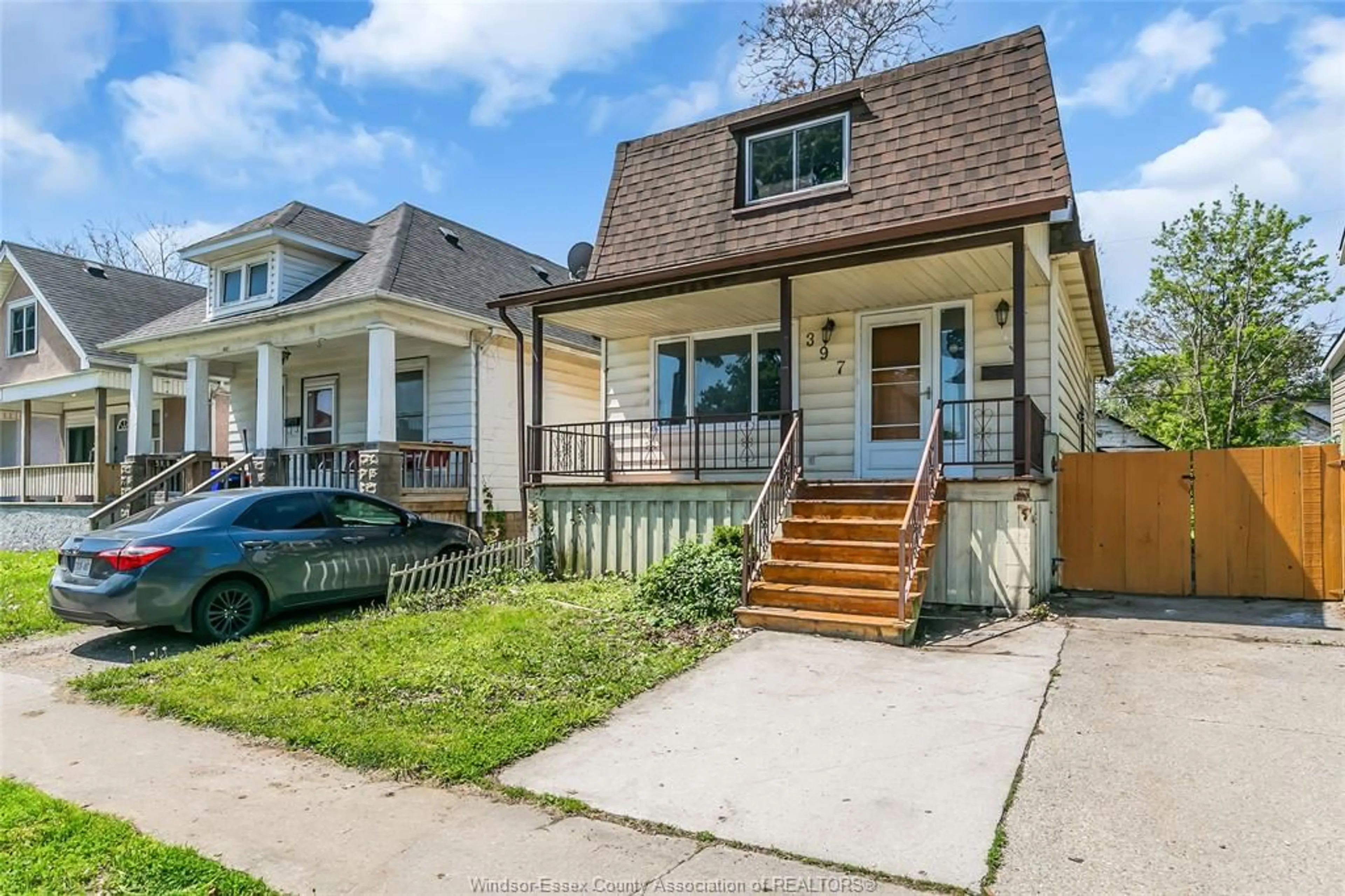 Home with vinyl exterior material, street for 397 JOSEPHINE, Windsor Ontario N9B 2K9