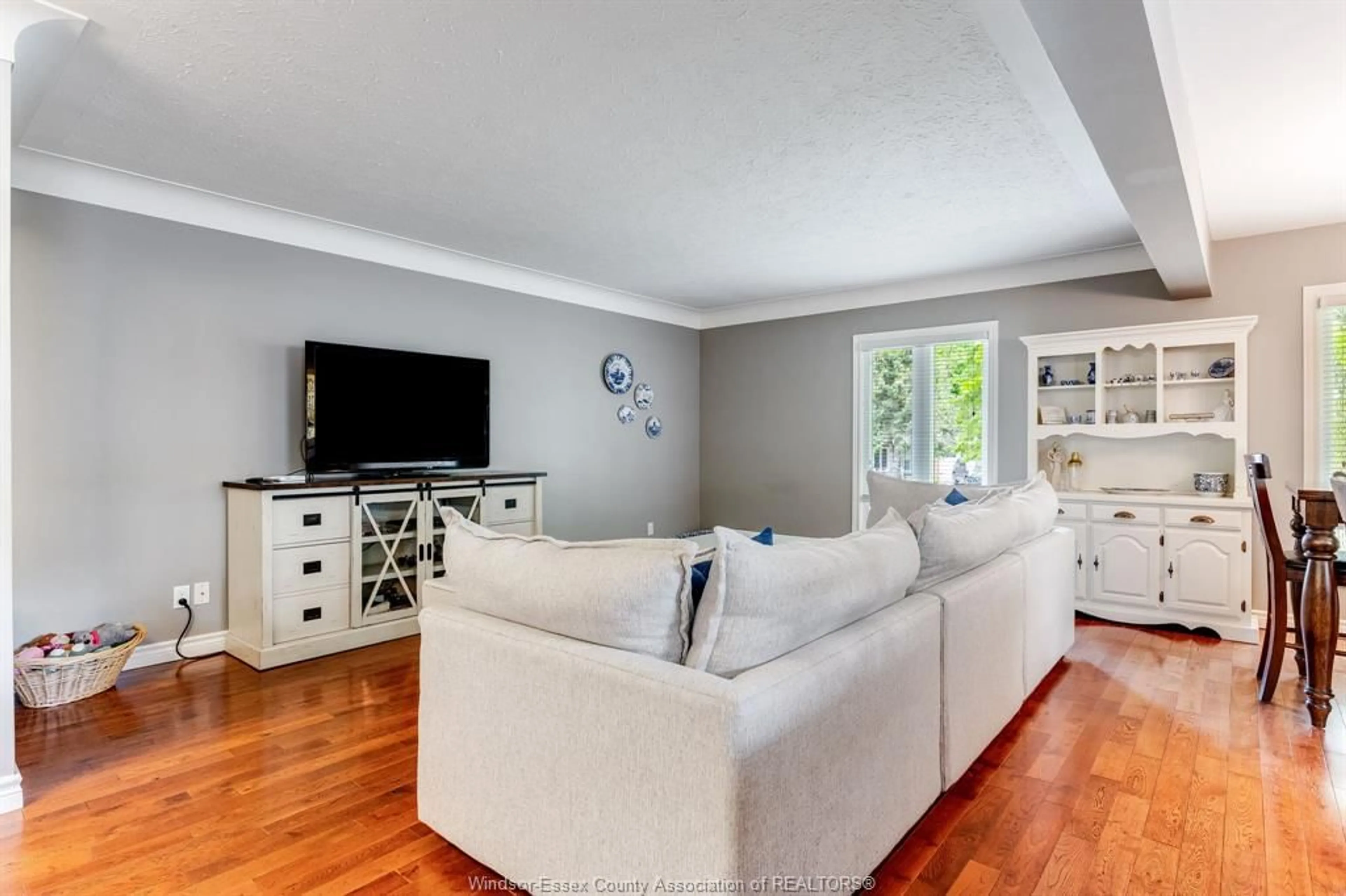 Living room with furniture, unknown for 110 McCallum Dr, Kingsville Ontario N9Y 1G7