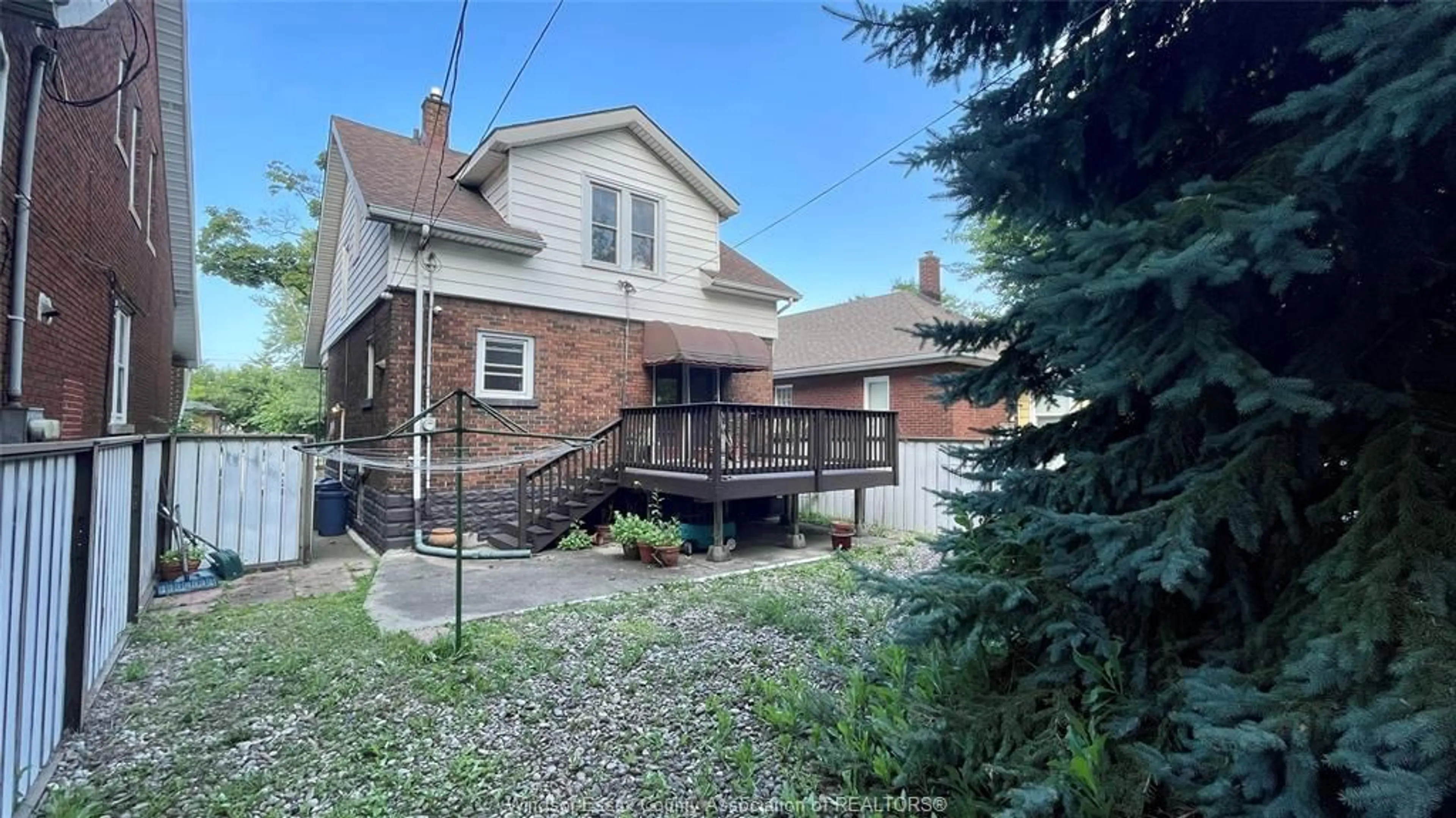 A pic from outside/outdoor area/front of a property/back of a property/a pic from drone, street for 741 PARTINGTON, Windsor Ontario N9B 2N6