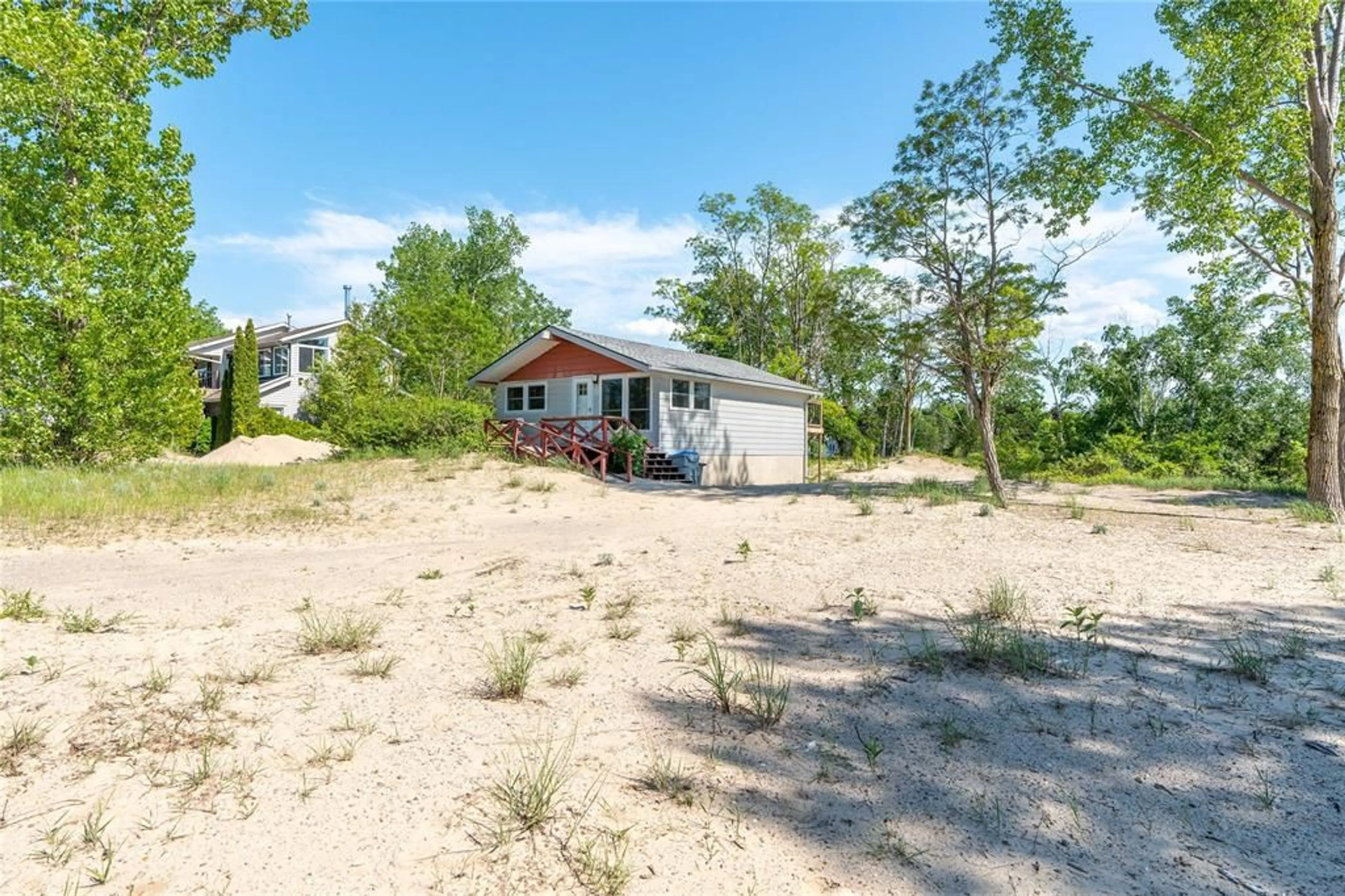 A pic from outside/outdoor area/front of a property/back of a property/a pic from drone, unknown for 7403 SANDERSON Rd, Lambton Shores Ontario N0M 2L0