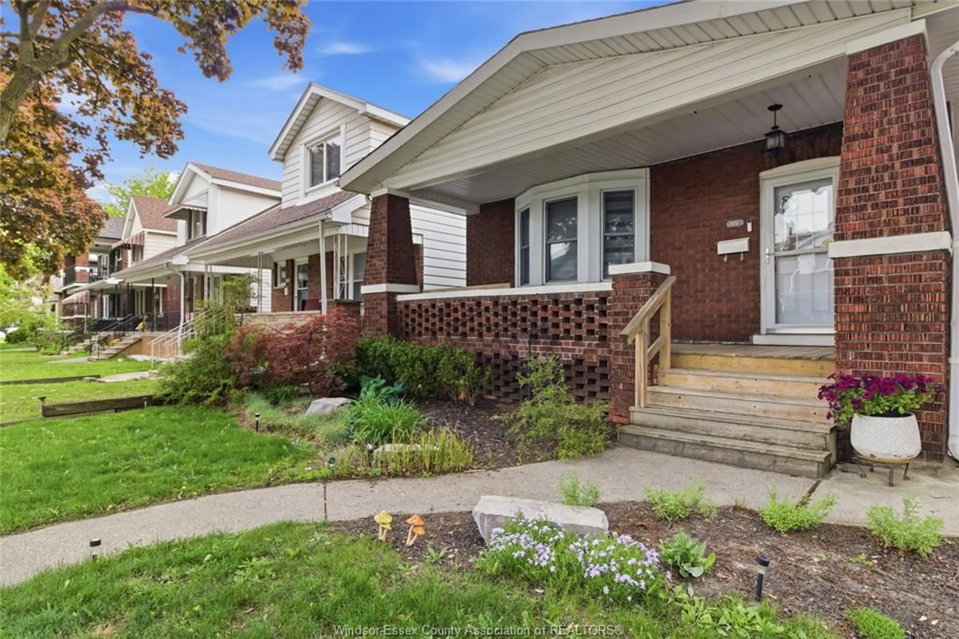 Home with brick exterior material, street for 1220 GLADSTONE, Windsor Ontario N8X 3H3