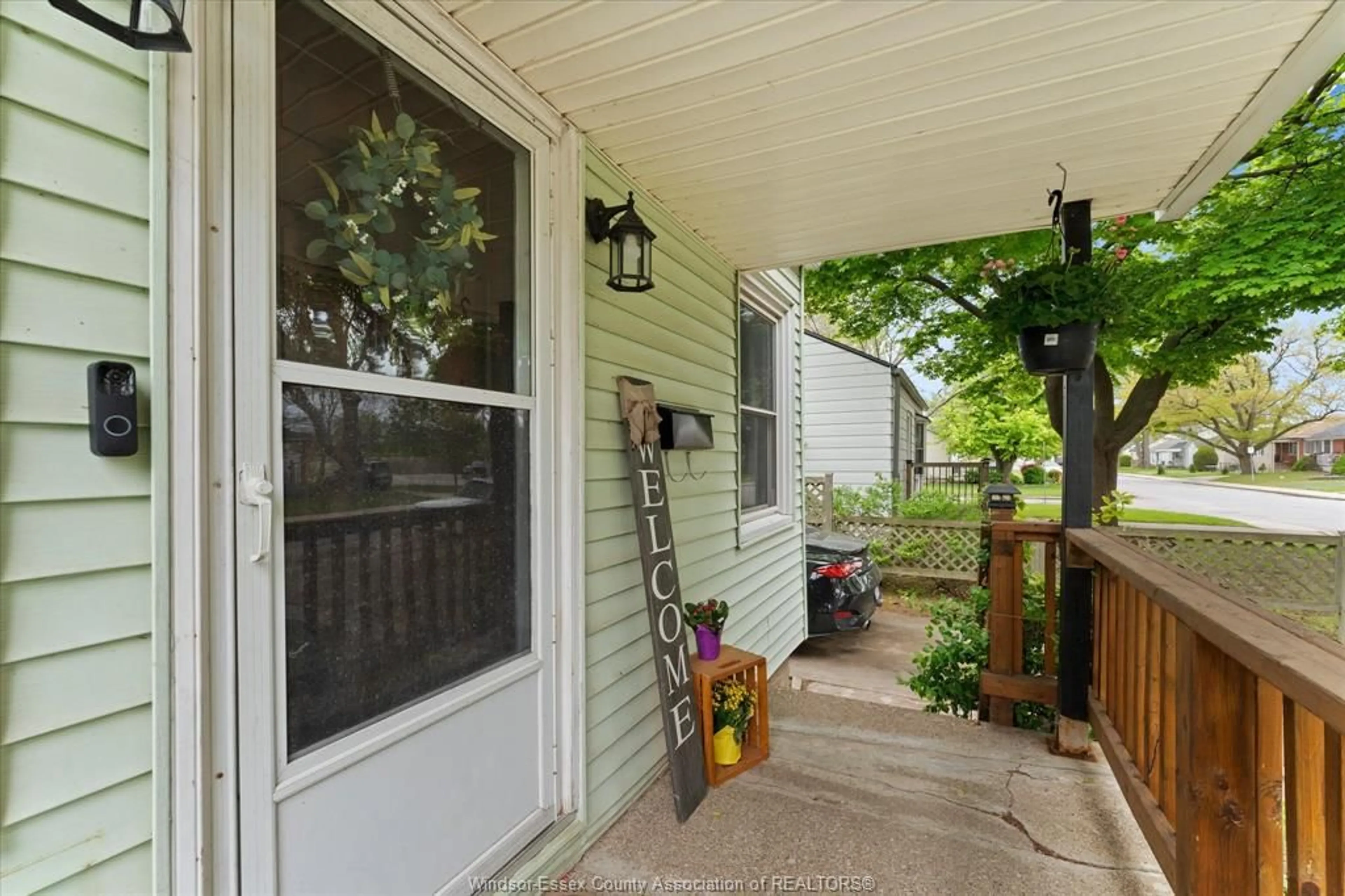 Unknown for 1588 CENTRAL Ave, Windsor Ontario N8Y 3V8
