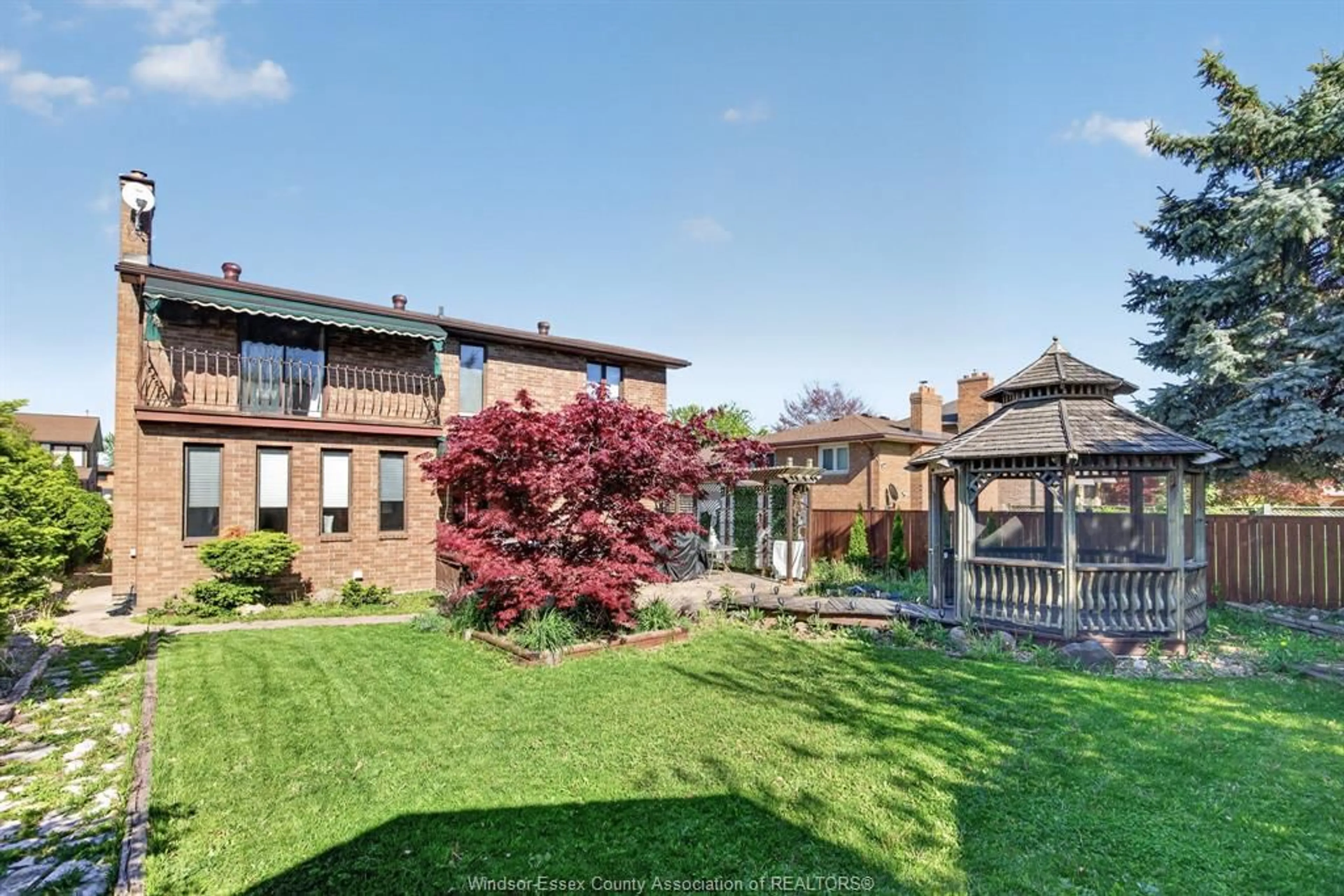 A pic from outside/outdoor area/front of a property/back of a property/a pic from drone, street for 2821 Lionel, Windsor Ontario N8X 4X2 S