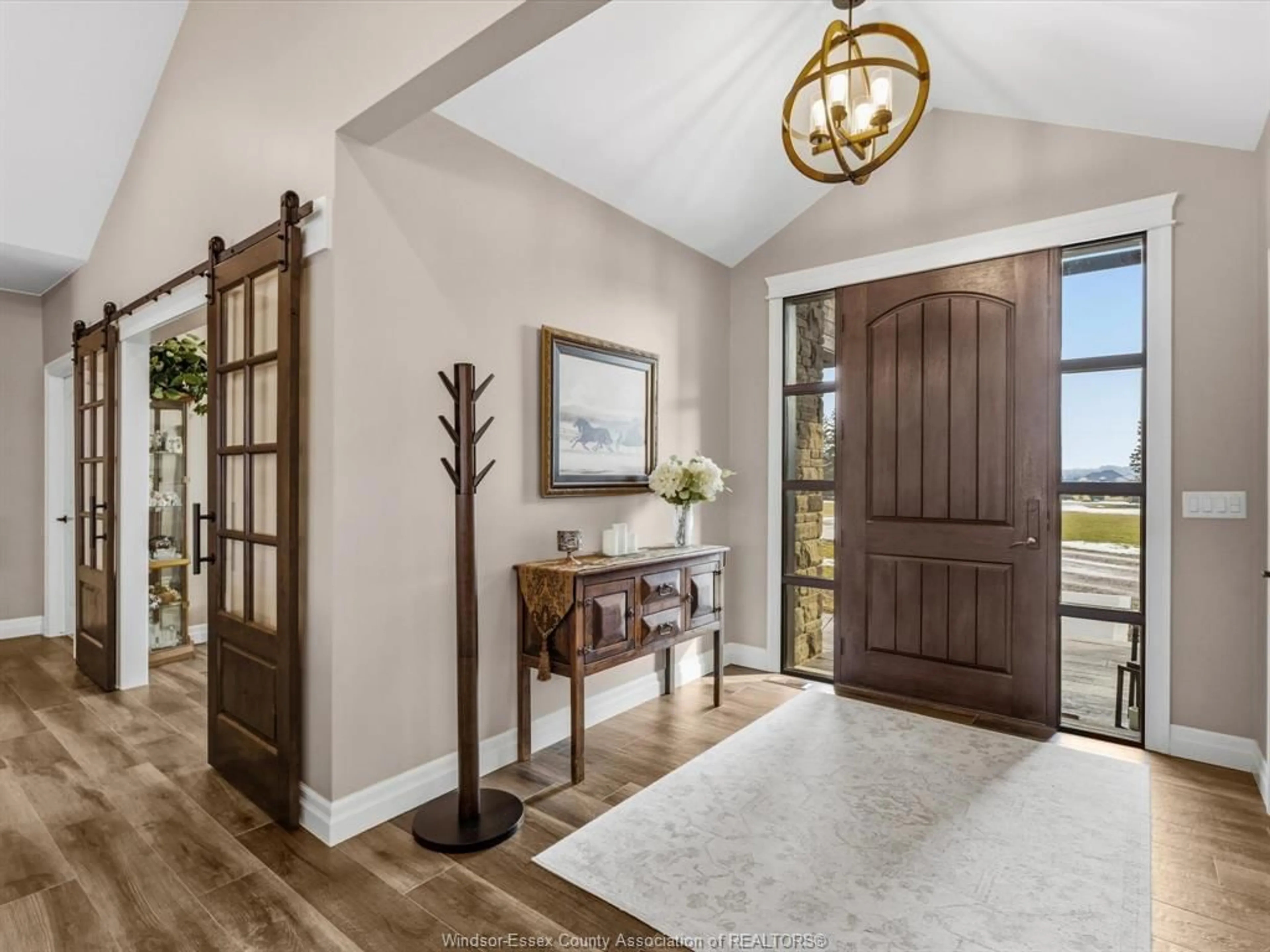 Indoor entryway for 4940 4TH CONCESSION ROAD E, Essex Ontario N0R 1G0