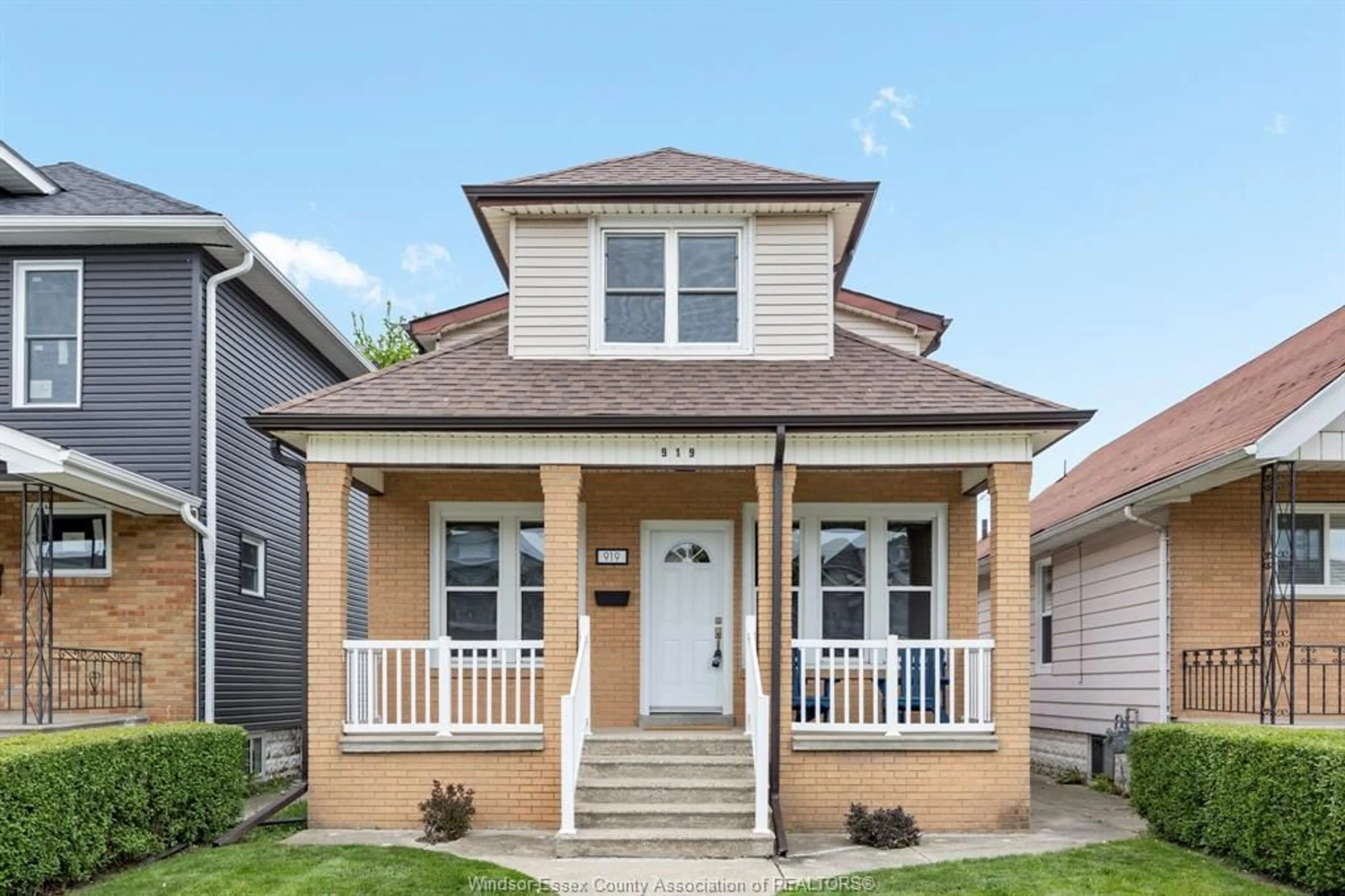 Home with brick exterior material, street for 919 ELSMERE, Windsor Ontario N9A 2A8
