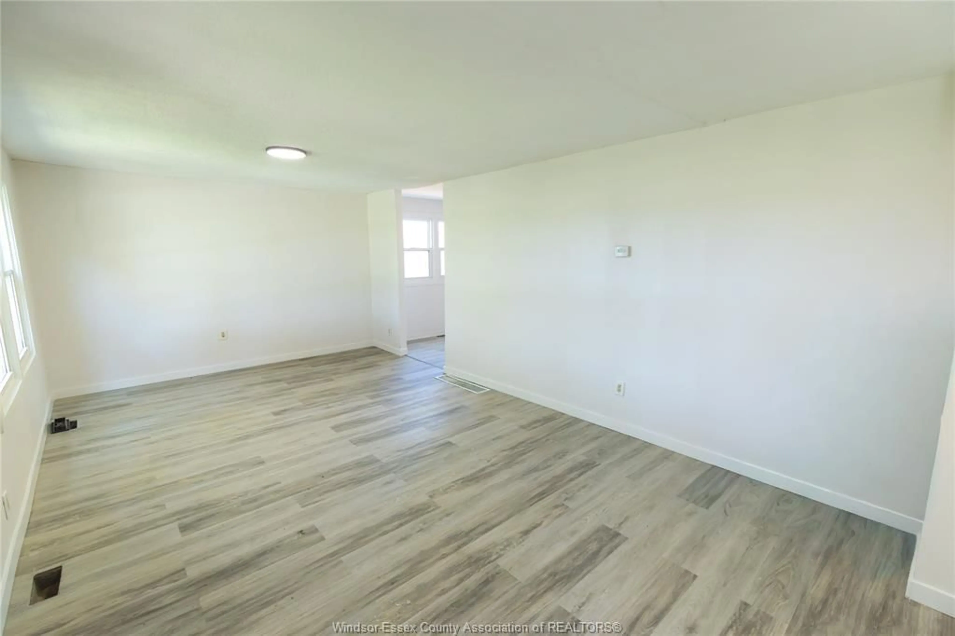 A pic of a room for 1532 JANETTE, Windsor Ontario N9A 4Z0