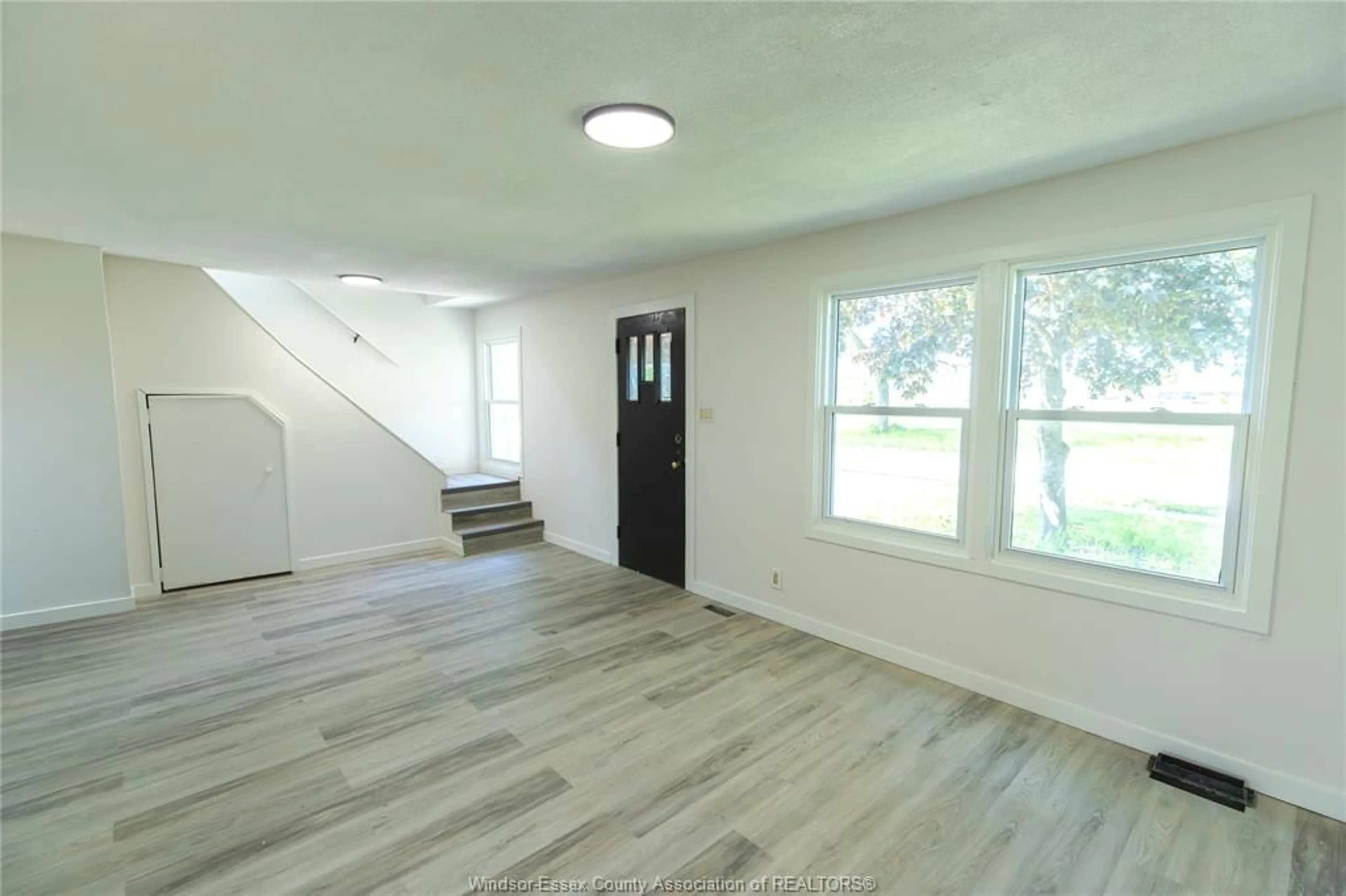 A pic of a room for 1532 JANETTE, Windsor Ontario N9A 4Z0
