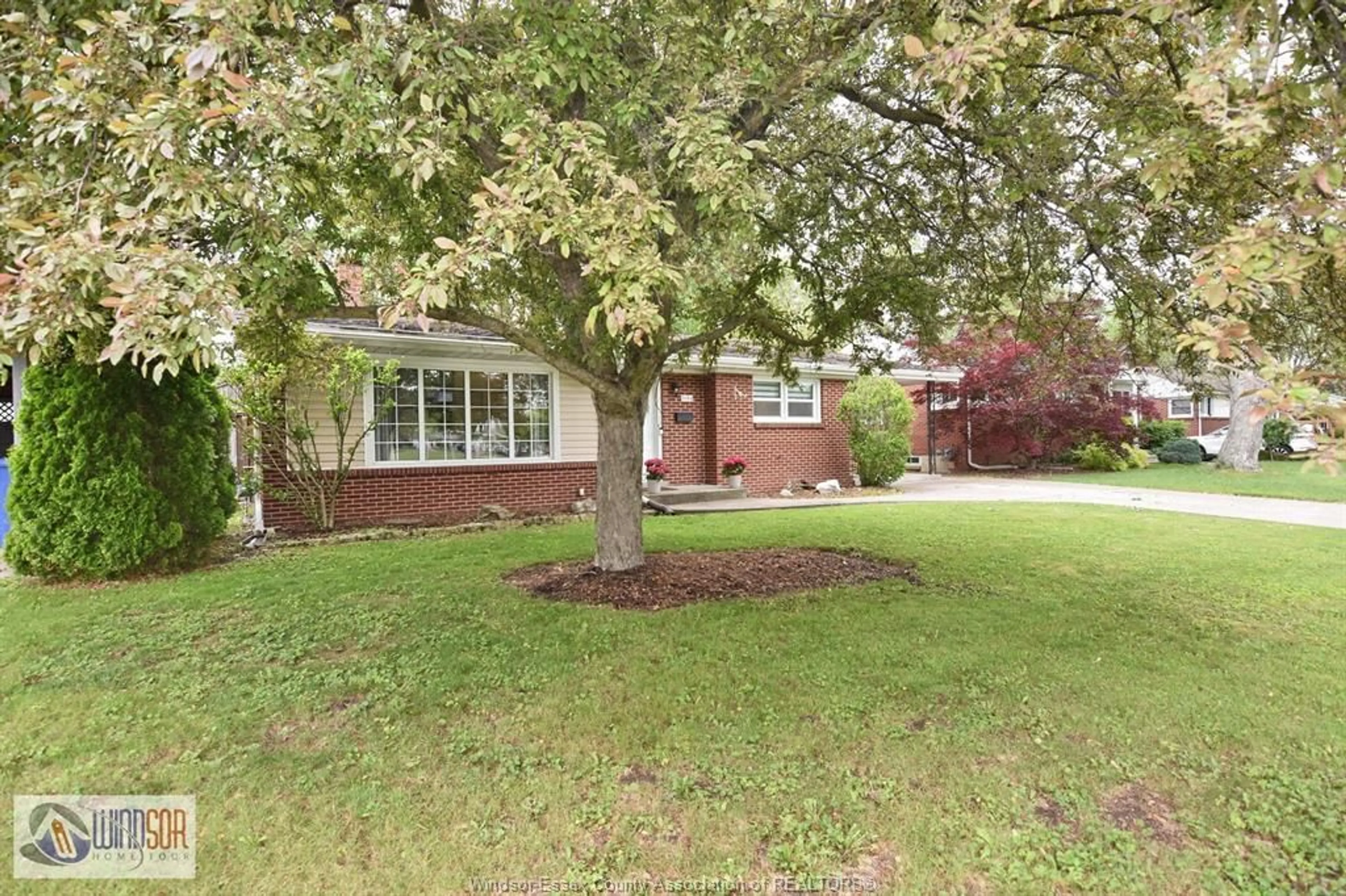 Home with brick exterior material, street for 3165 VIRGINIA PARK Ave, Windsor Ontario N9E 2C1