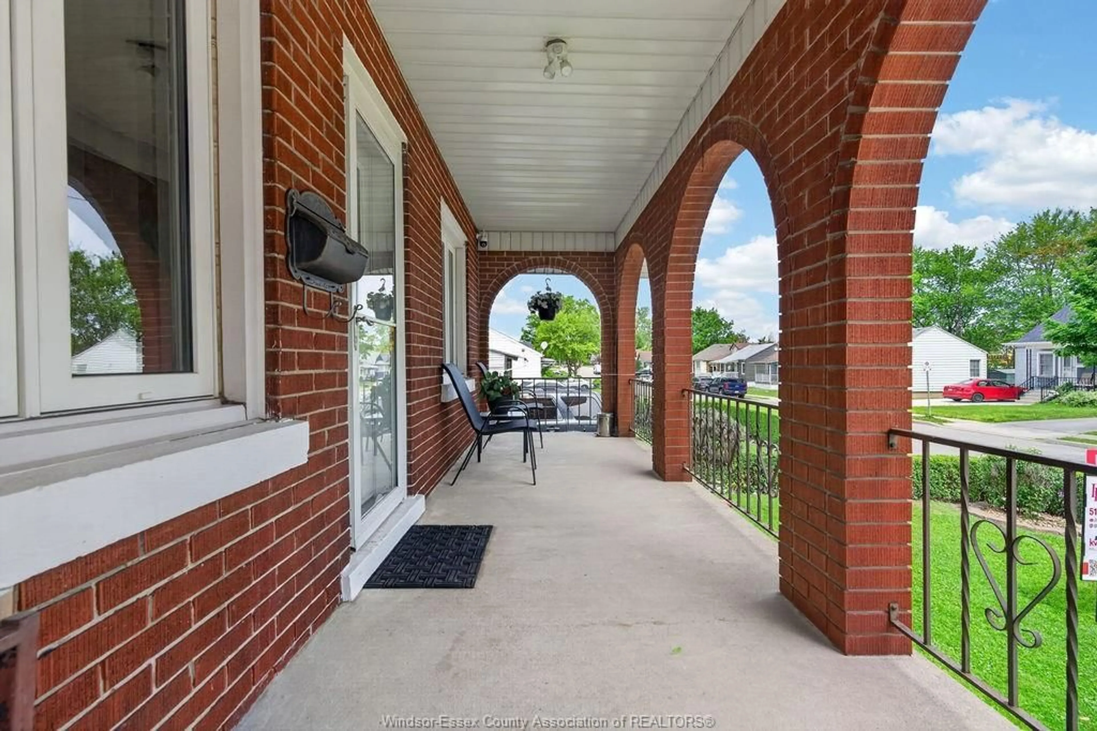 Patio, street for 1191 MCKAY Ave, Windsor Ontario N9B 2A8