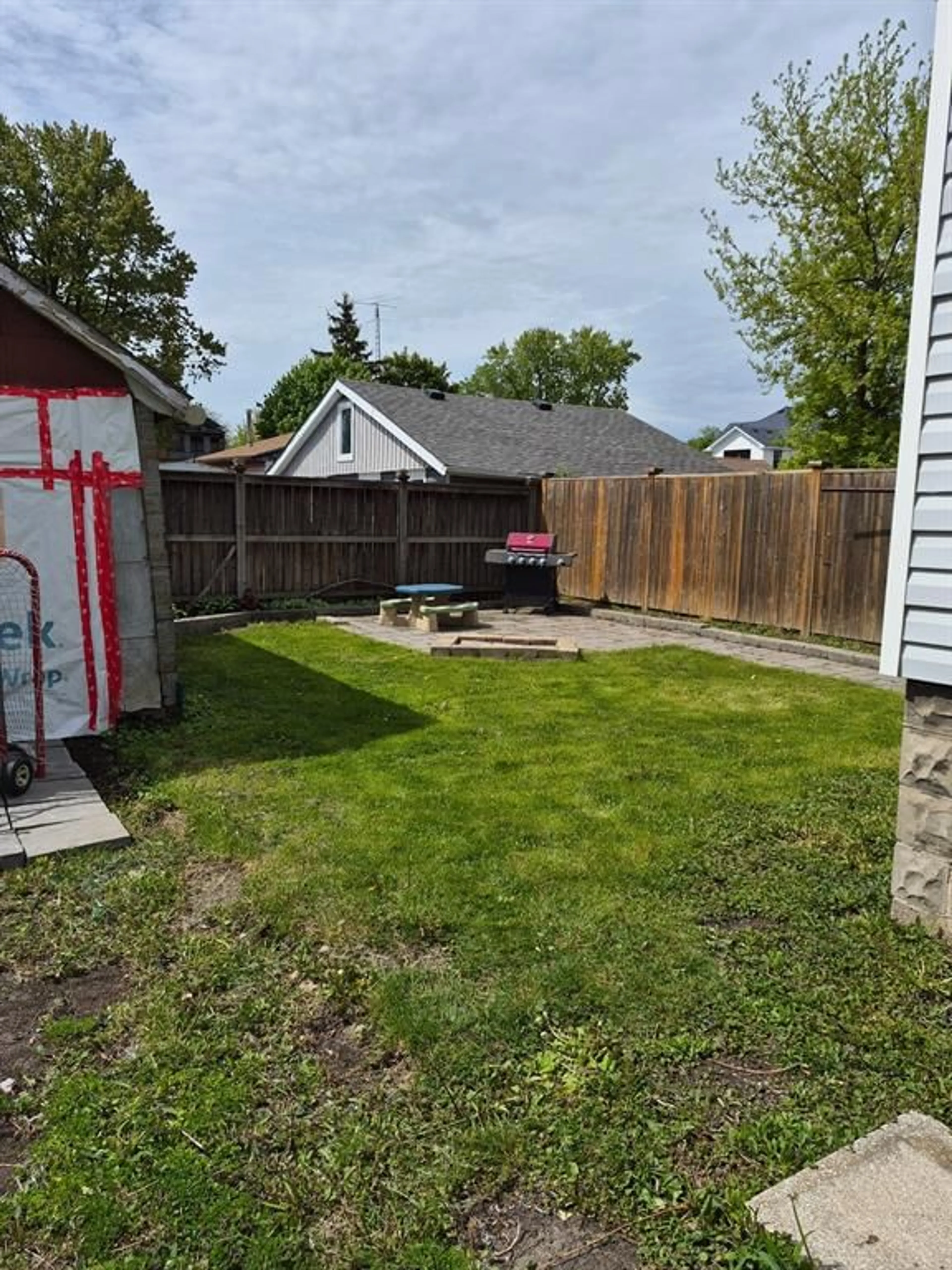 Shed for 141 RICHARD St, Sarnia Ontario N7T 1S6