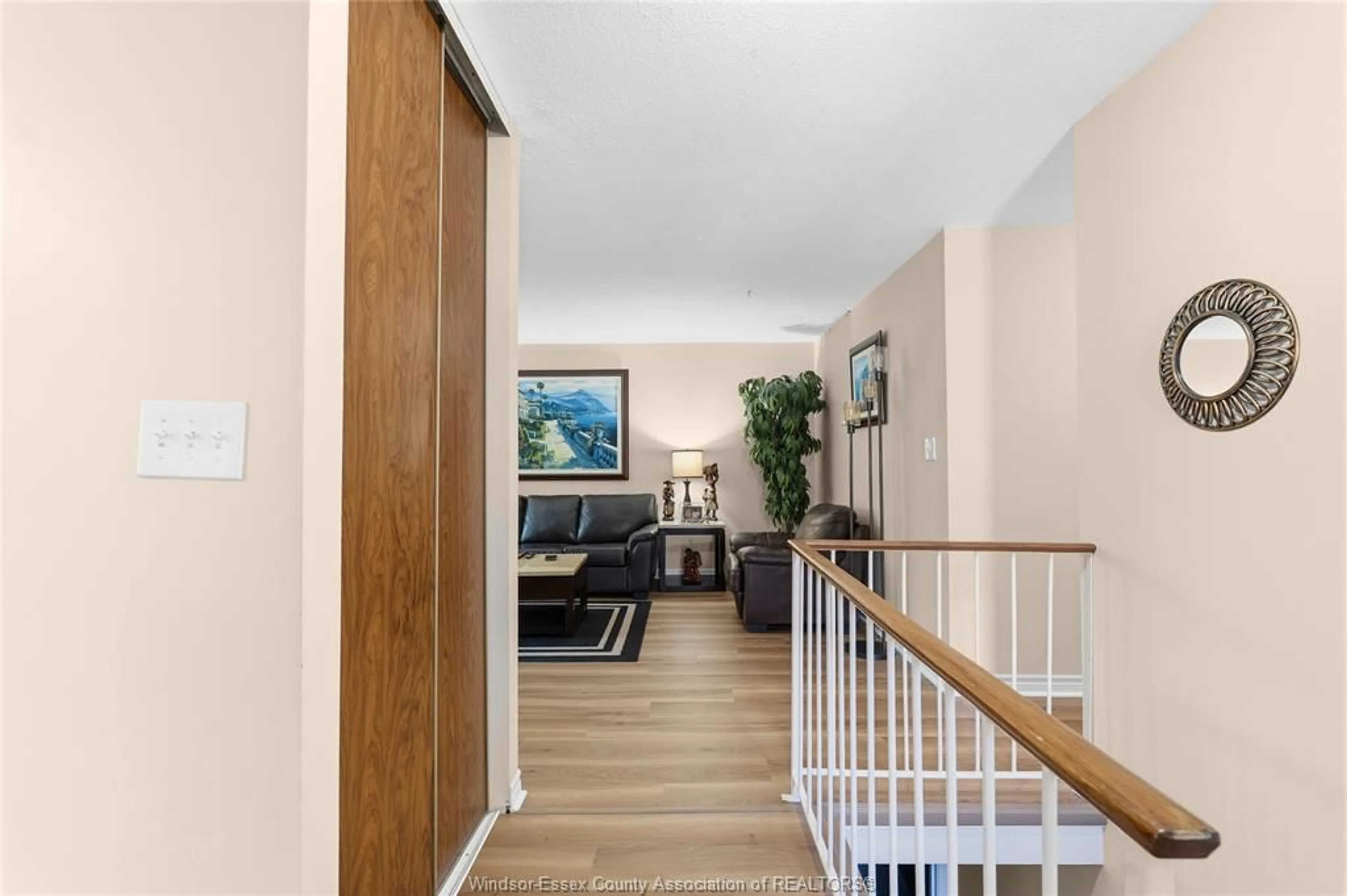 Indoor entryway for 8135 LITTLE RIVER, Windsor Ontario N8S 4P1