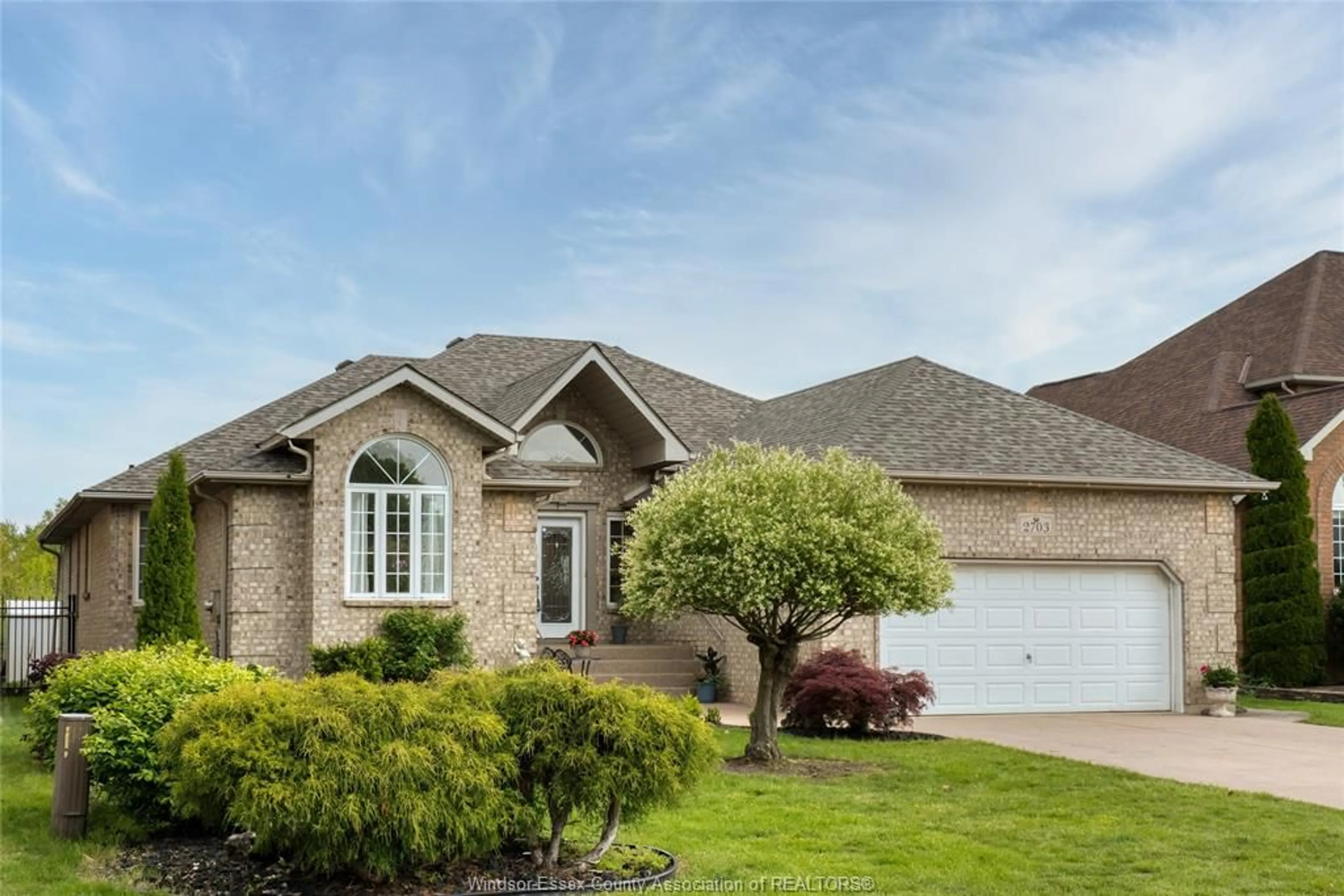 Home with brick exterior material, street for 2703 LOMBARDY Cres, LaSalle Ontario N9H 2Z1