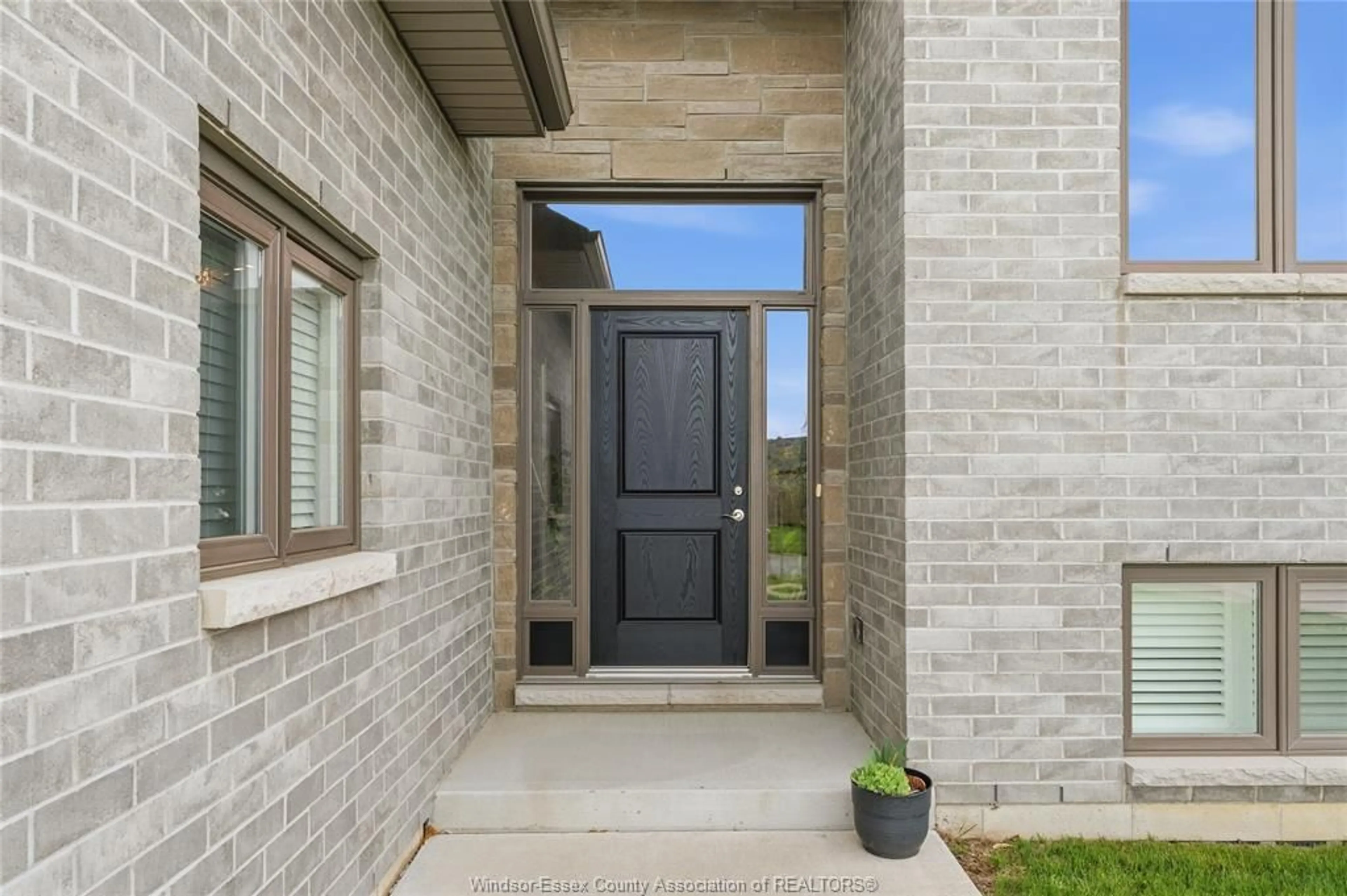 Unknown for 98 PETER Ave, Leamington Ontario N8H 0E7