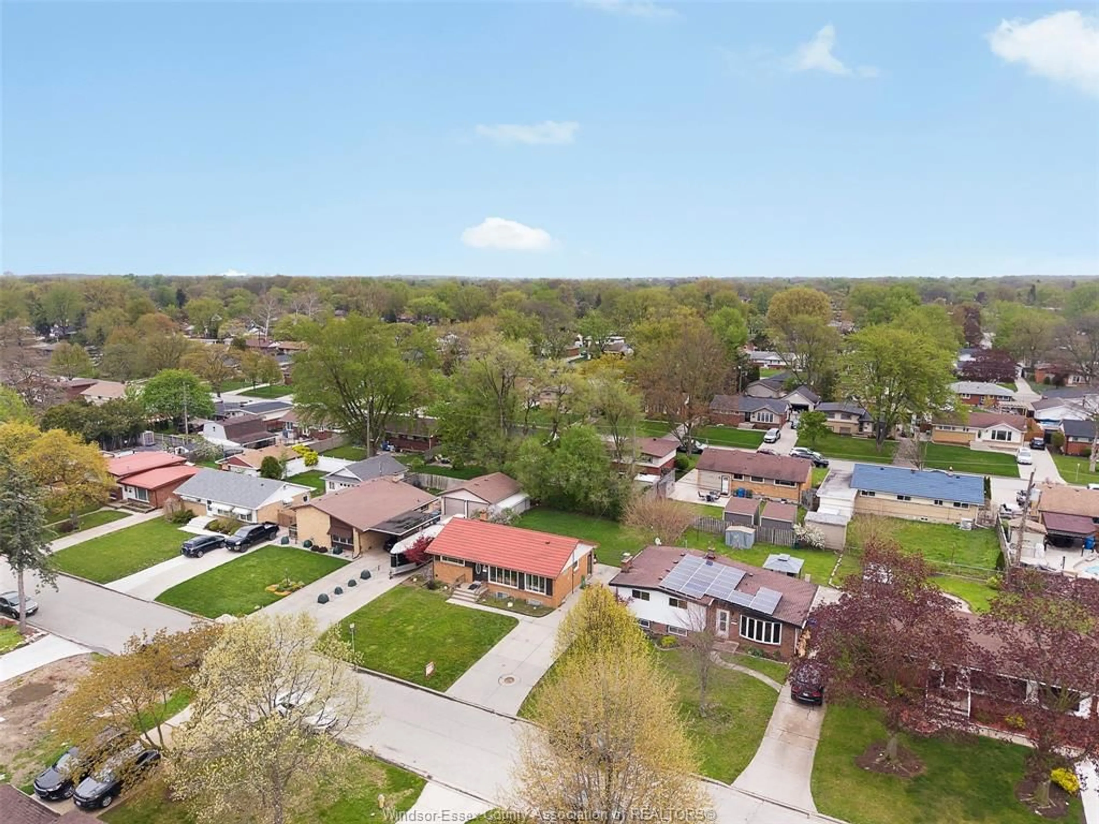 A pic from outside/outdoor area/front of a property/back of a property/a pic from drone, street for 3598 RANKIN Ave, Windsor Ontario N9E 3C5